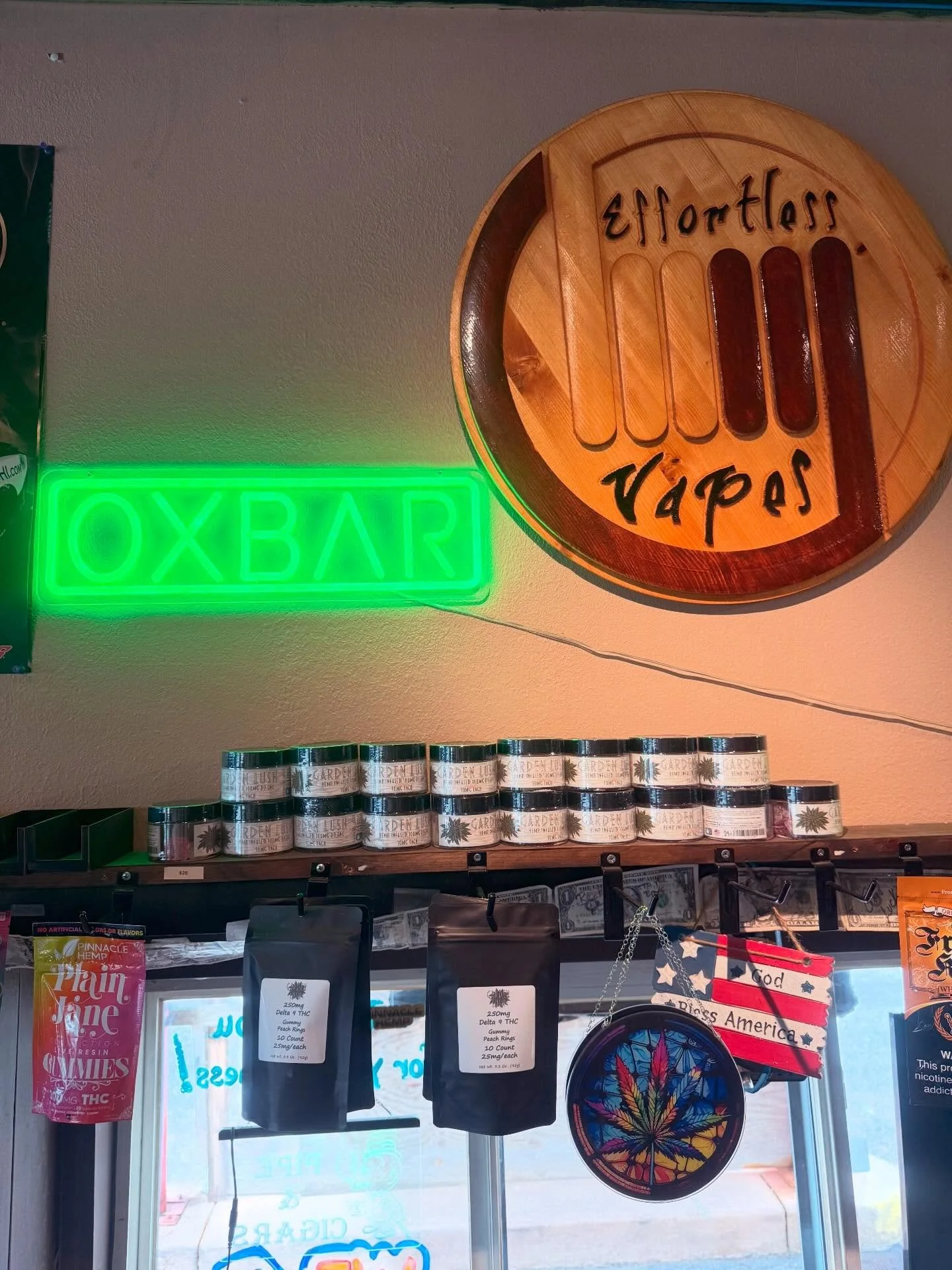 Garden lush edibles and flower now available in the pocono mountains 🏔️ @effortlessvapes ! Great mom and pop vape and smoke shop located on Rt115 in Effort, PA