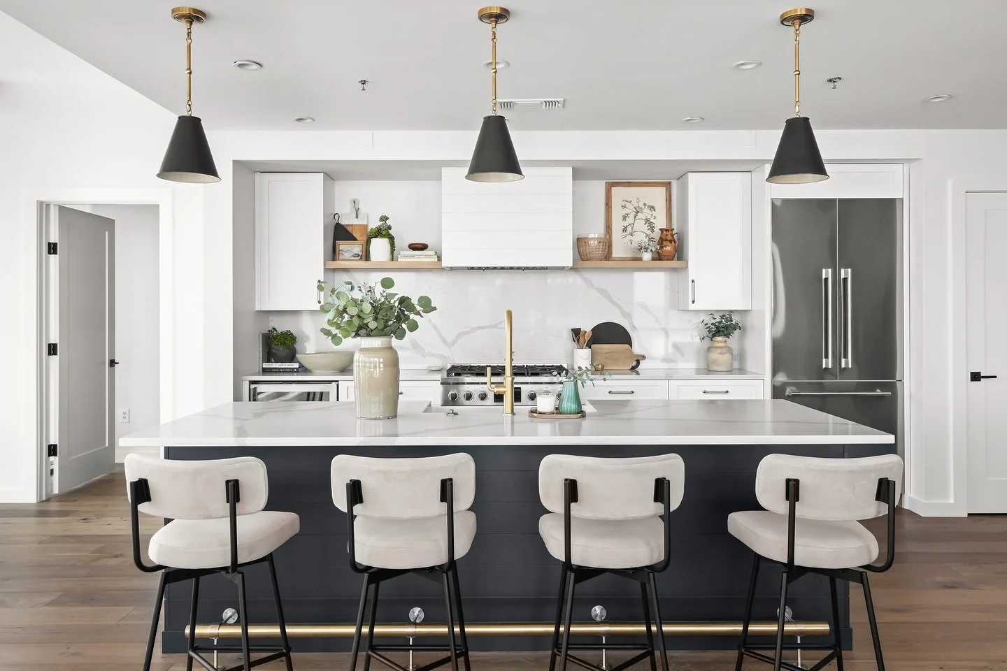 We love it when you can feel our California roots in our Nashville high-rise project. 

#Tennifornia #CaliforniaNashville
#socalmeetsmusiccity
#interiordesign