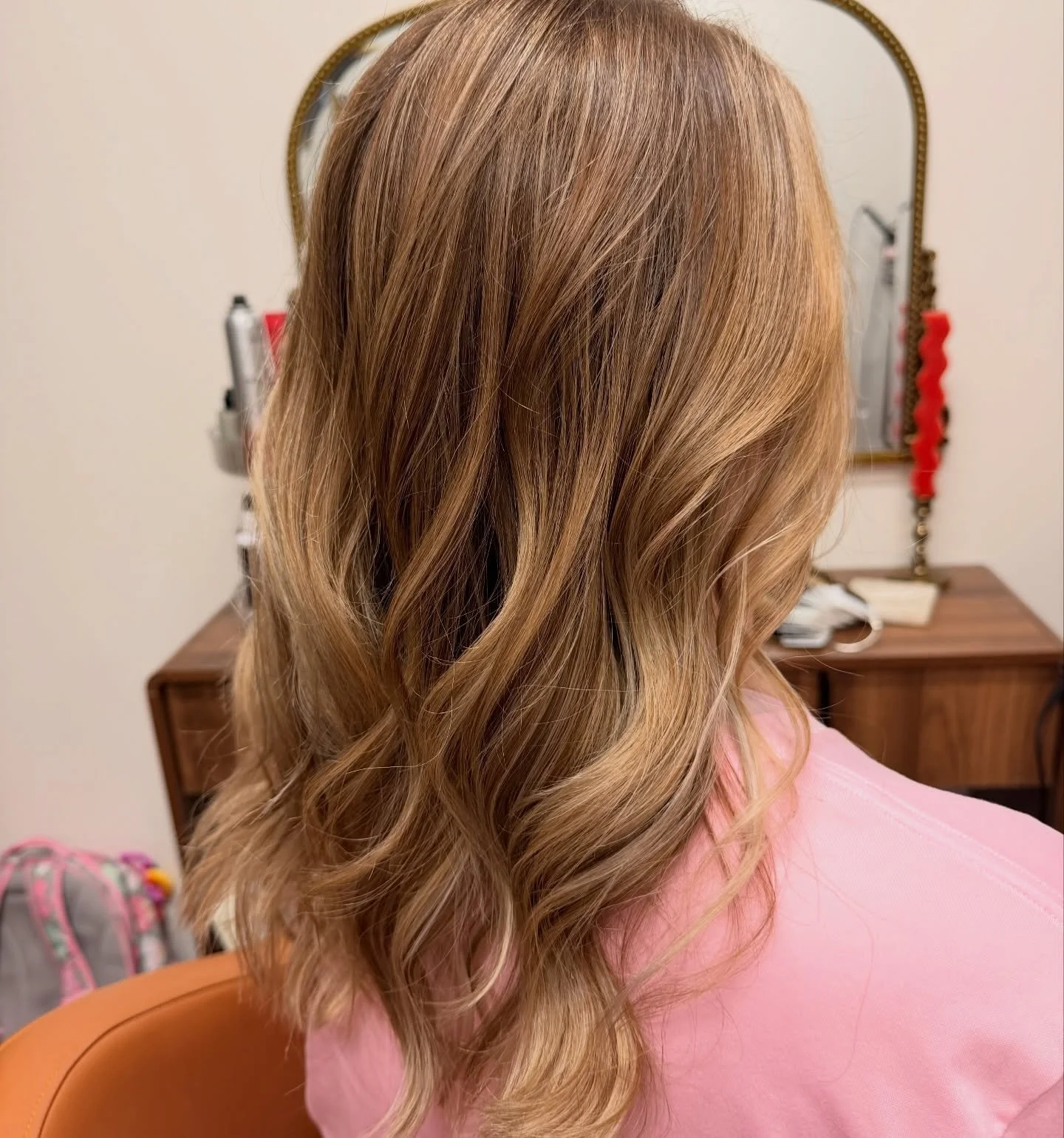 🤍 Fresh color + good conversation = my favorite kind of day ☀️
