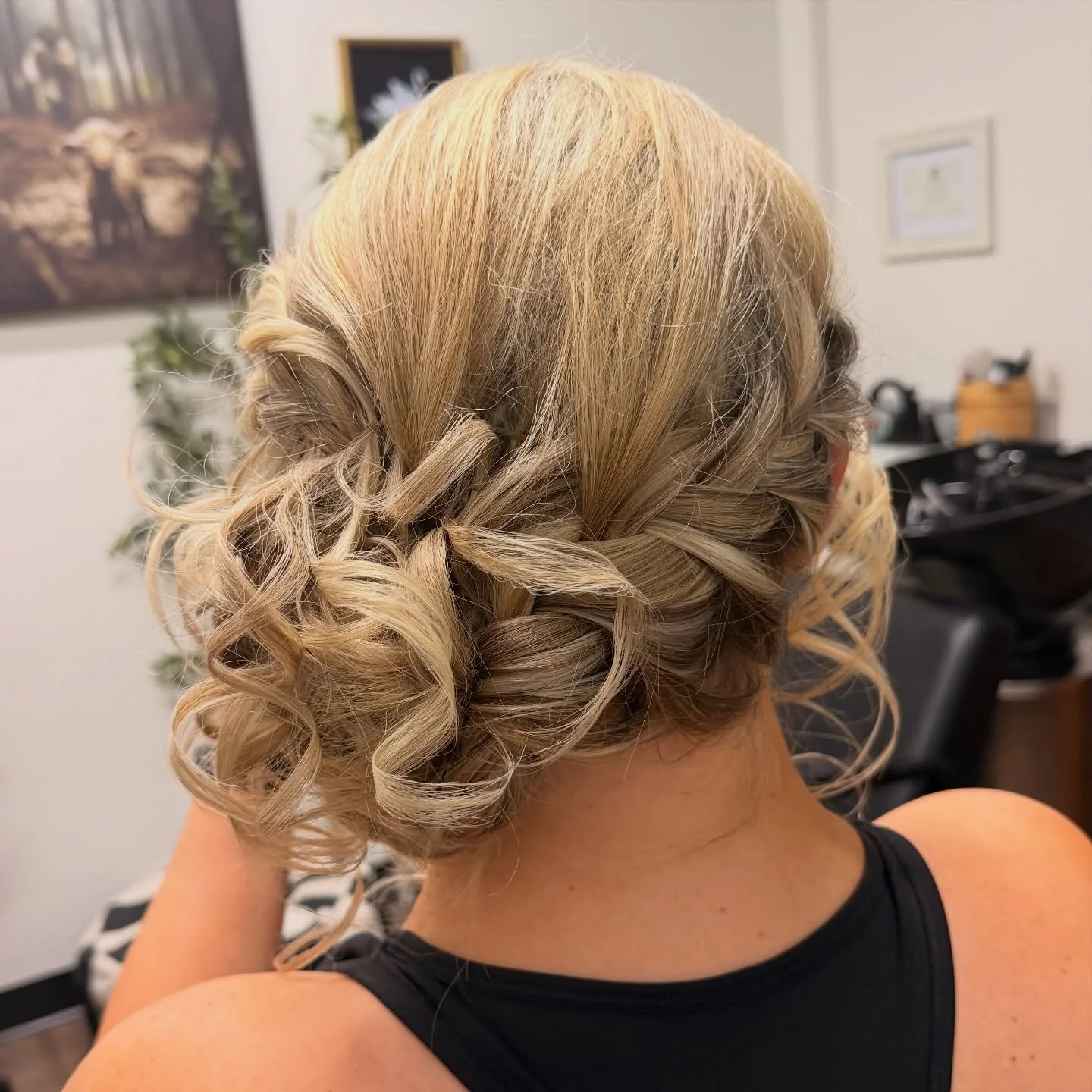 Hello wedding season 🤍⛪️💋 
&bull;
&bull;
&bull;
#weddinghairstylist #weddingseason2026💍❤️ #weddinghair #bridalhairstyle #bridesmaid