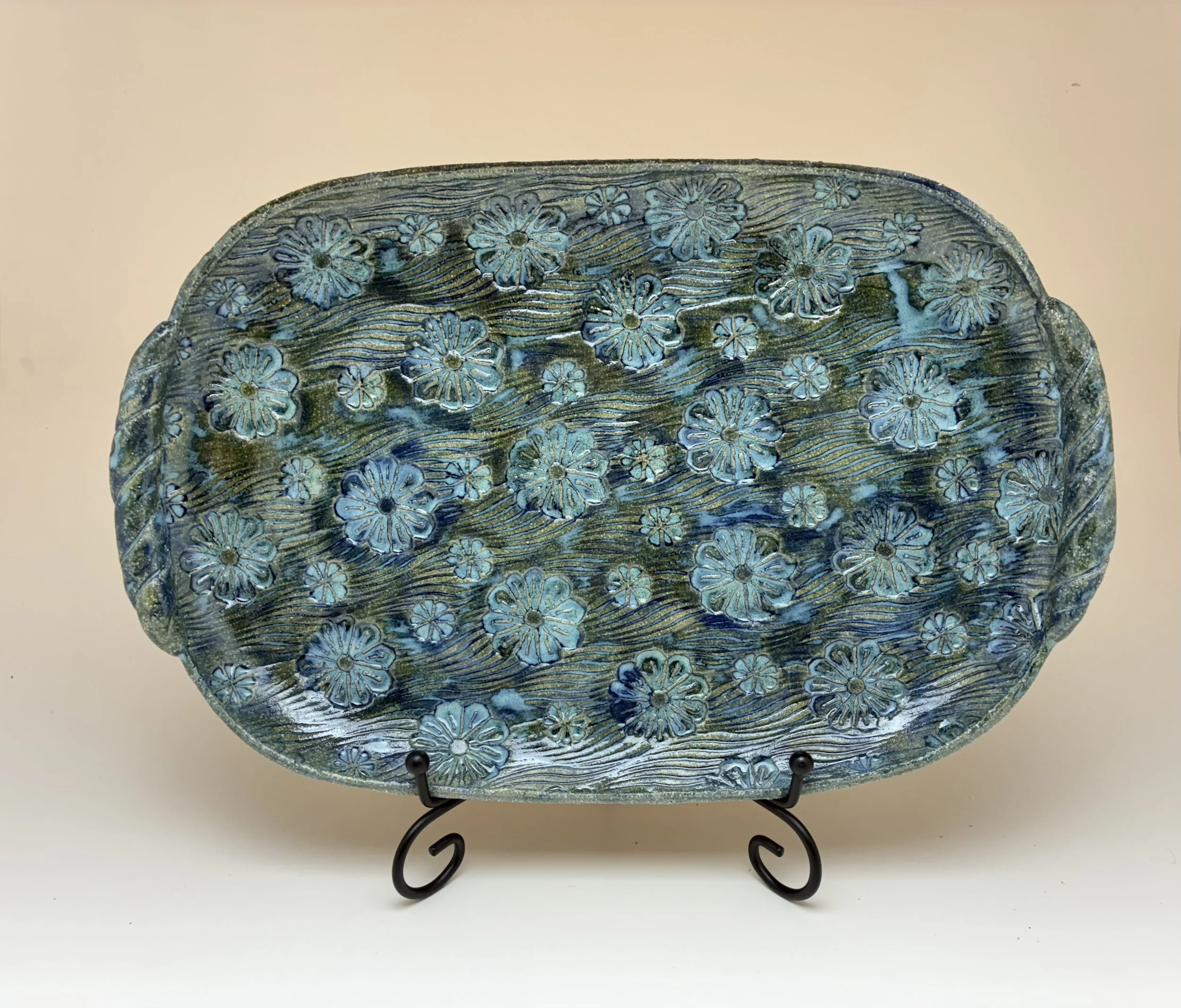 platter with handles