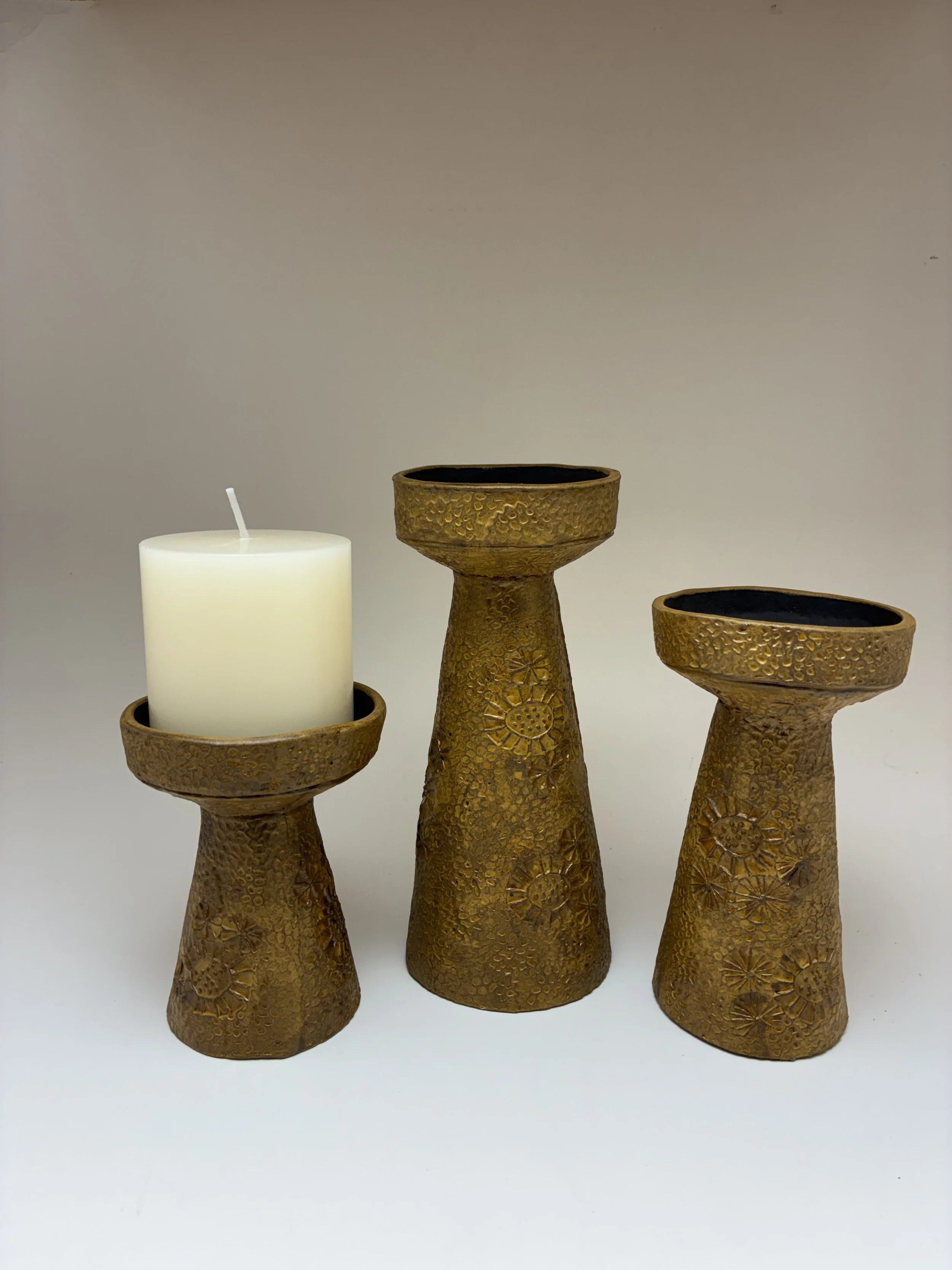Pillar candlesticks