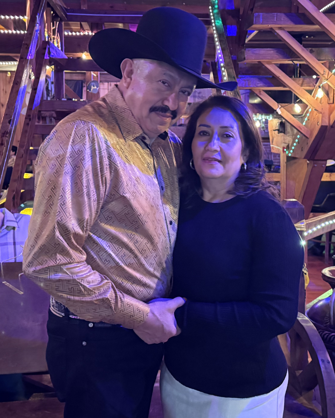 Jose Luis Ortiz and Irma Flores owners of Dulce Canela Bakery in Chicago