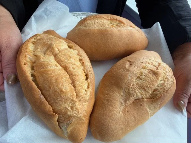 Fresh-baked bread rolls (Bolillos)