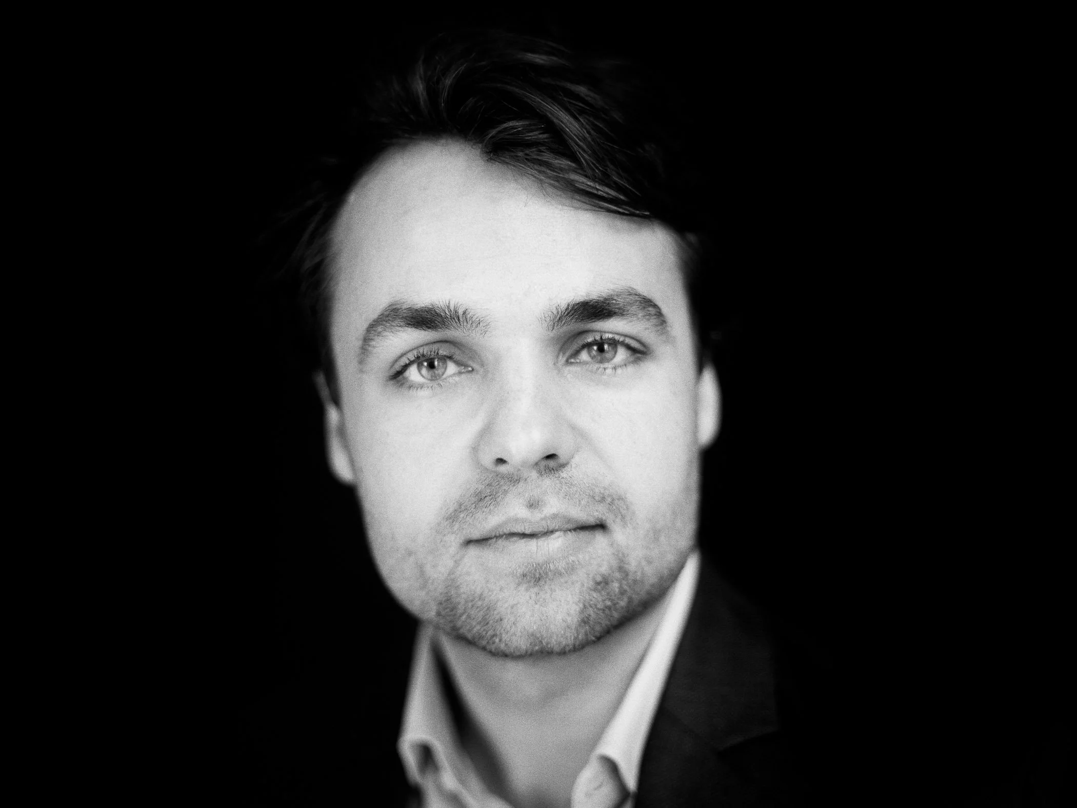 Black and white photo of Thomas Bil