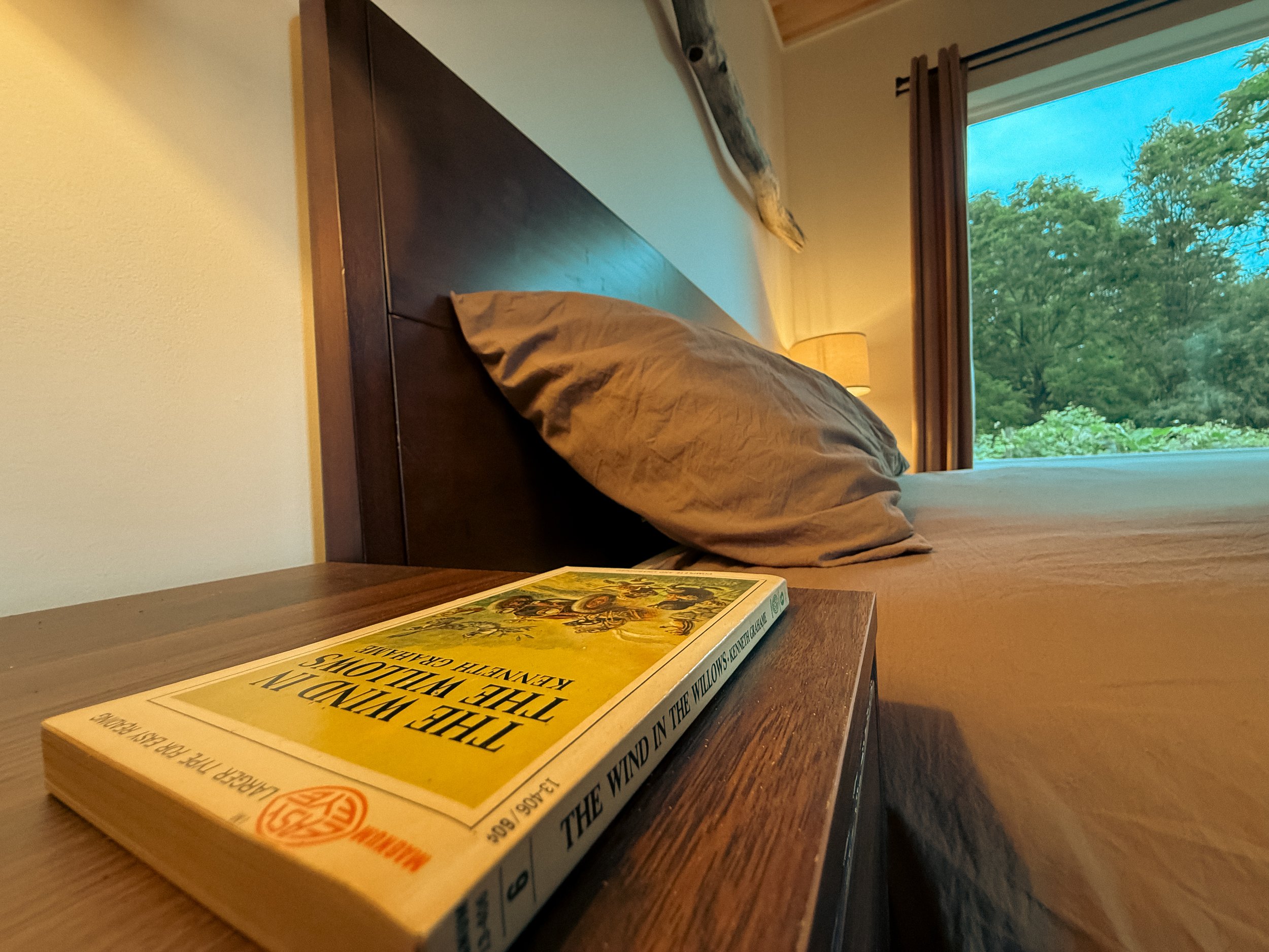 Lotusbedroom4.jpg