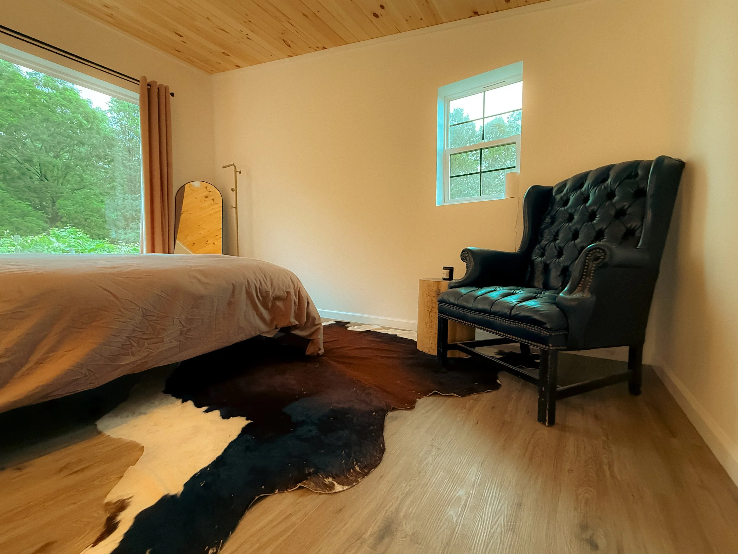 Lotusbedroom3.jpg