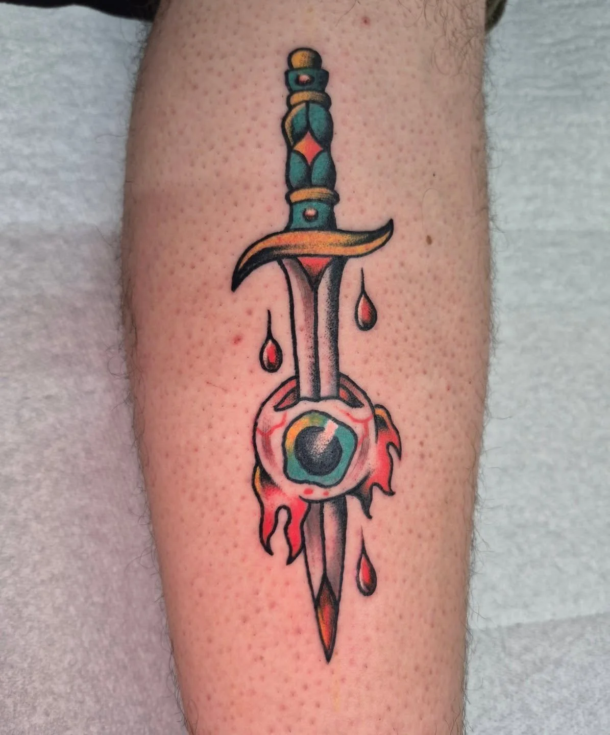 Little flash piece done by @codootattoo 💥

#traditionaltattoos #flashtattoos #colourtattoos #ontariotattoos