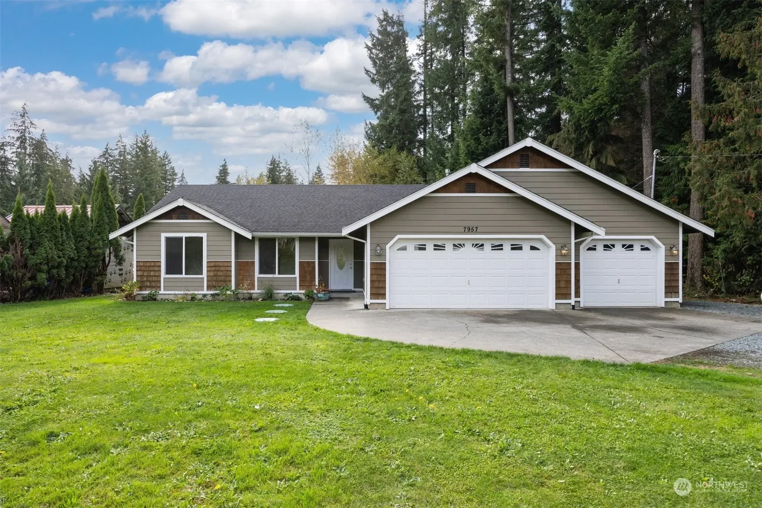 7957 Oregon Trail, Maple Falls, WA 98266