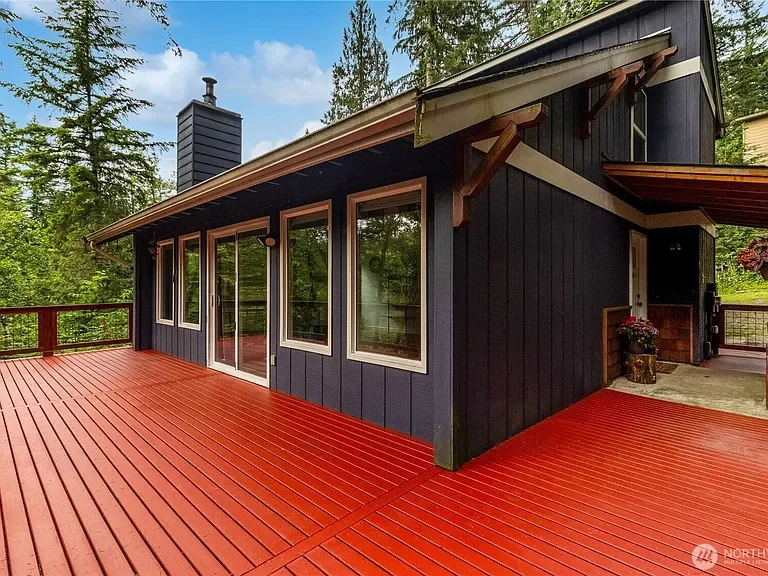 2 Louise View Dr, Bellingham, WA 98229