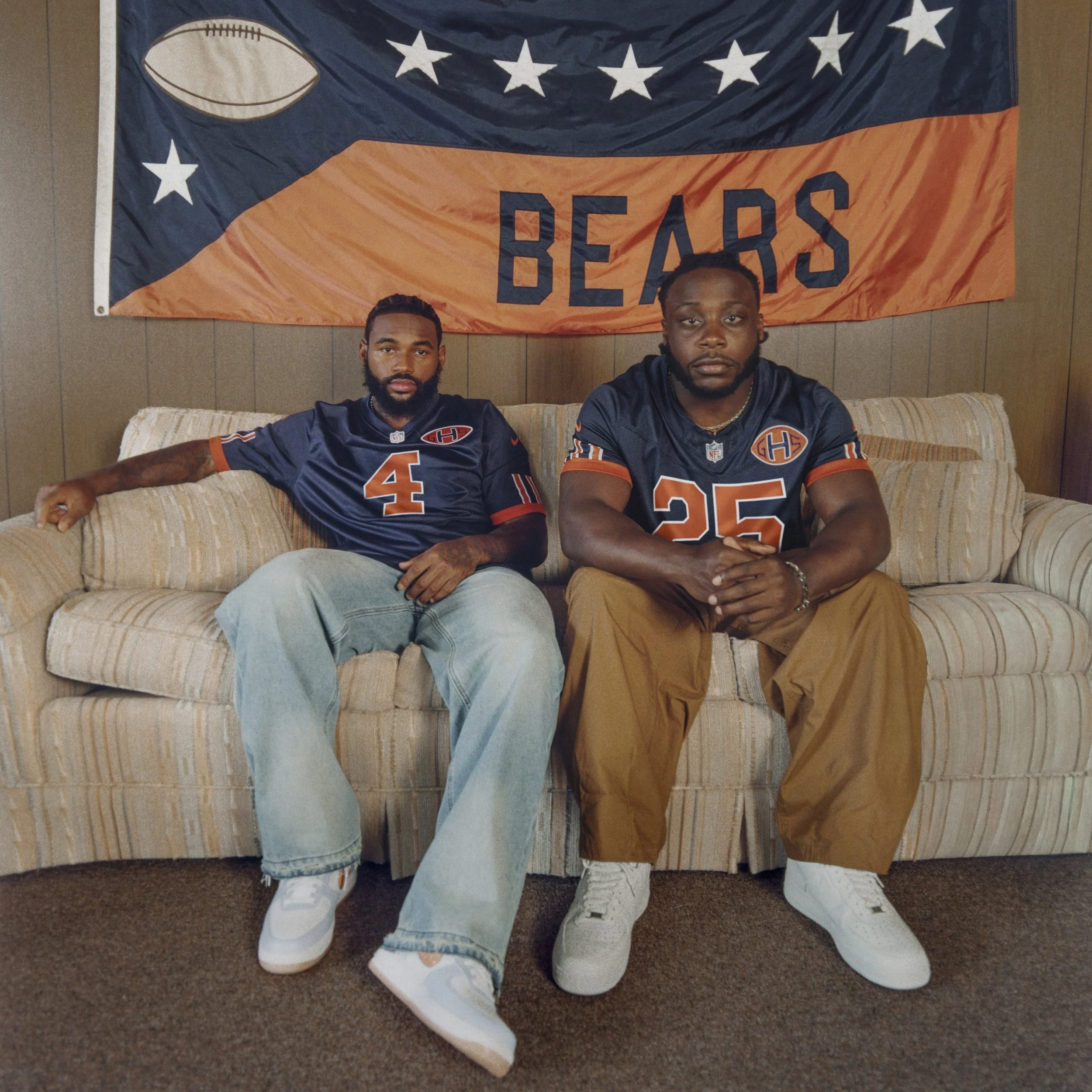 003_fa26-nfl-rivalries-dd-bears-swiftmonangai-1x1.jpg