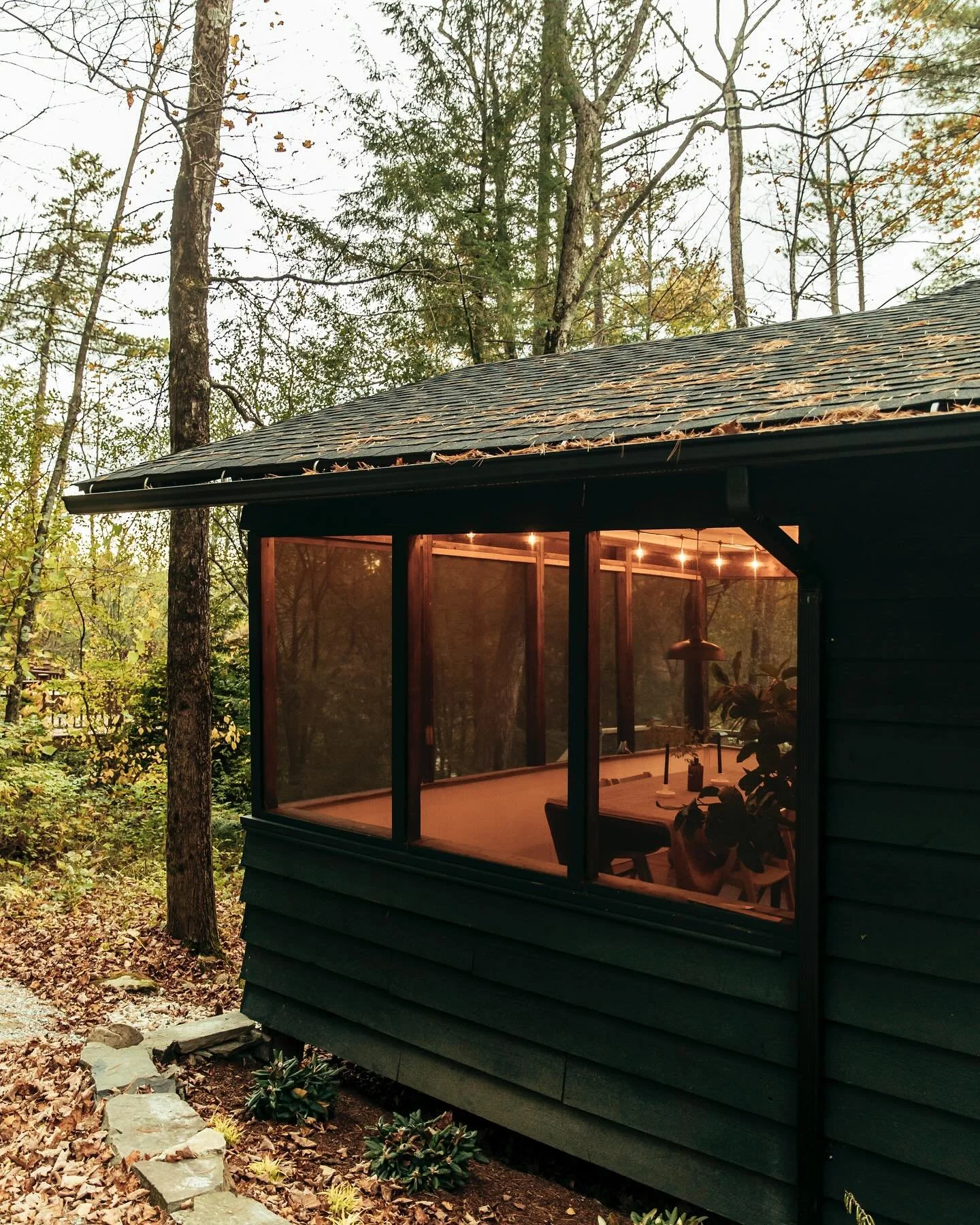 Dreaming about doing a puzzle in this porch all weekend long&hellip;

Photography by @sashaisrael
