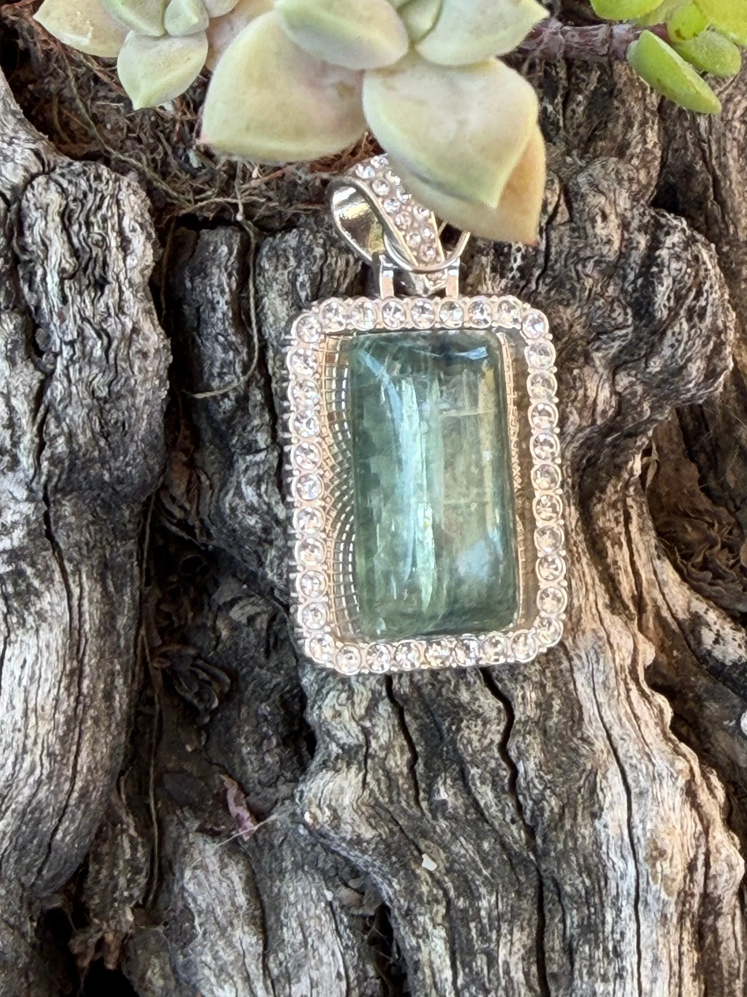 Green_Kyanite_and_crystal_pendant_one.jpg
