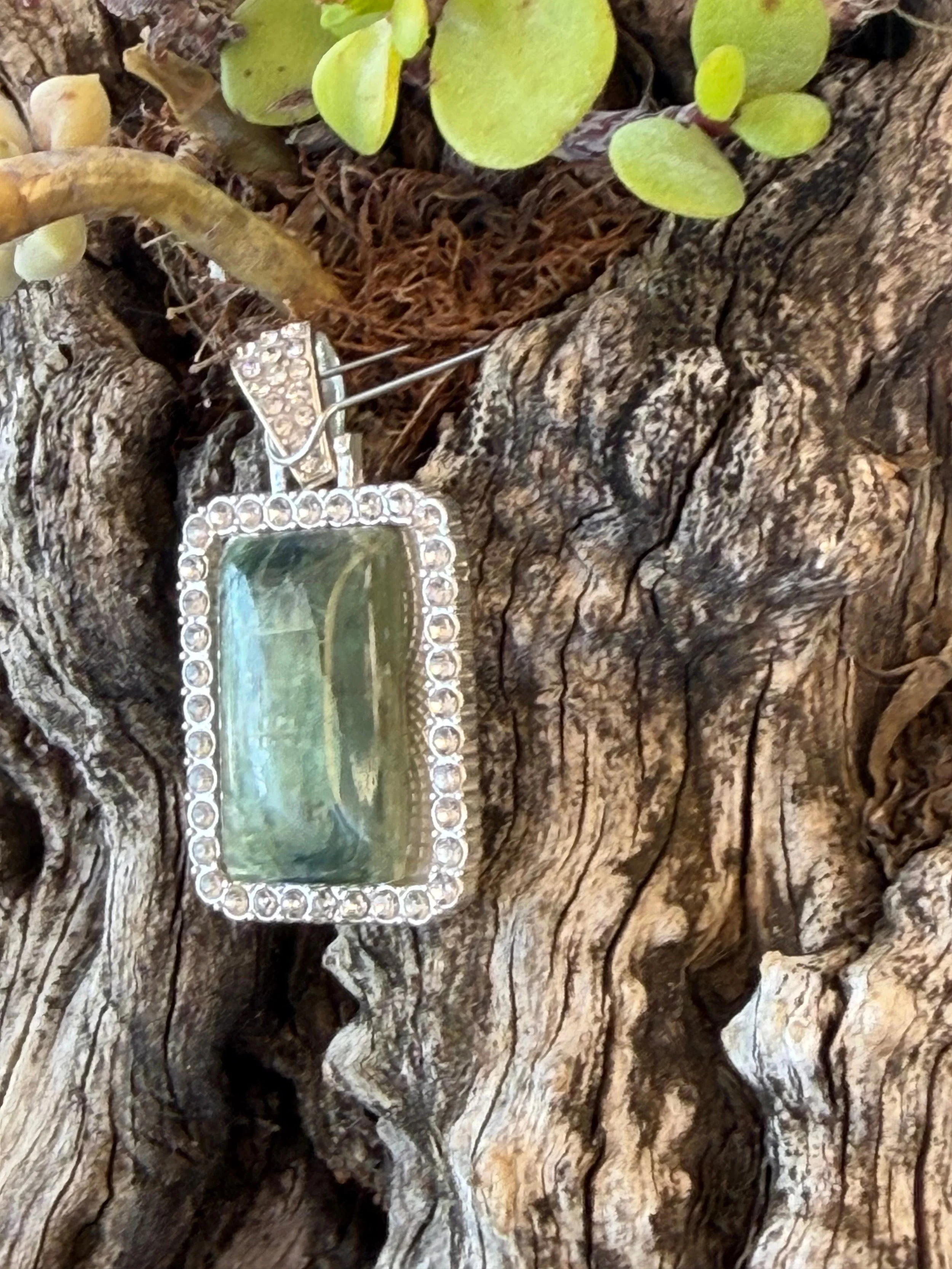 Green_Kyanite_and_crystal_pendant_two.jpg