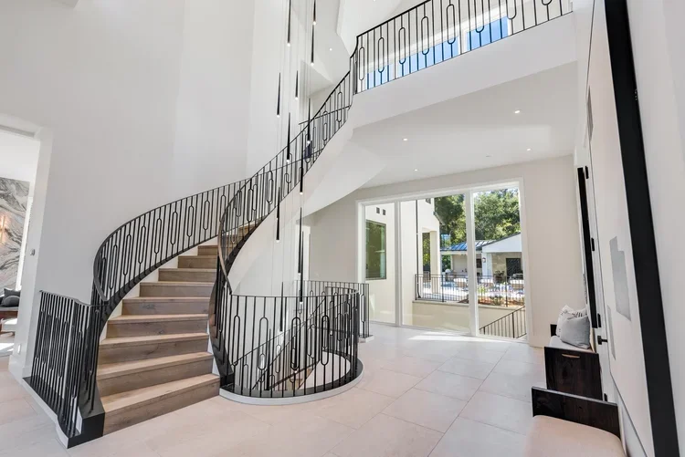 small_60_shearer_foyer.webp