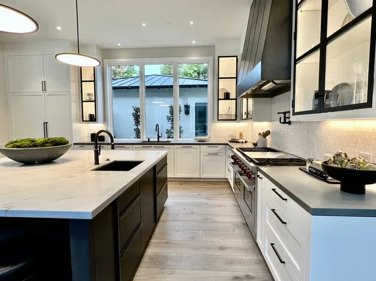 small_60_shearer_kitchen_unpro_1.webp