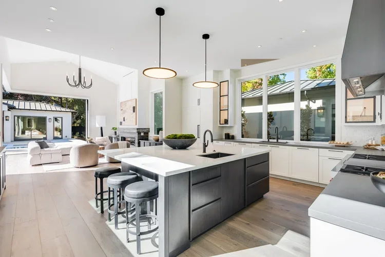 small_60_shearer_kitchen_2.webp