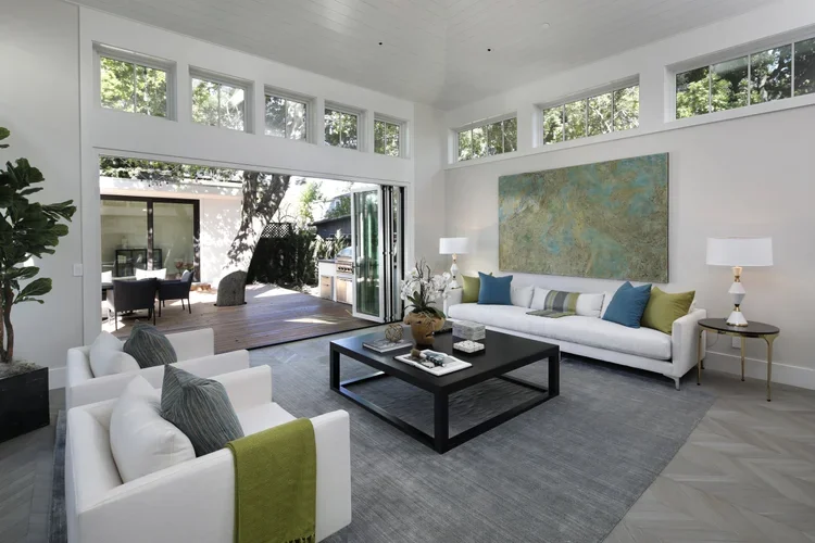 byron_family_room.webp