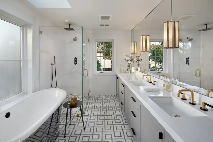 byron_master_bath.webp