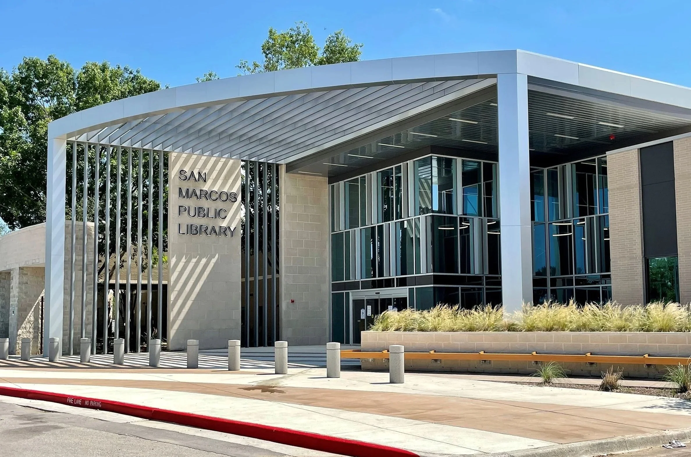 entrance architecture for san marcos library