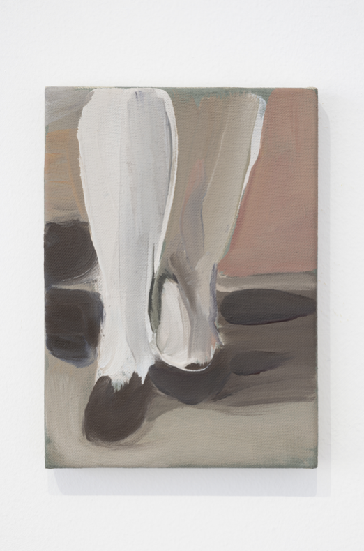Pintura abstracta de unas piernas humanas y zapatos en tonos neutros.