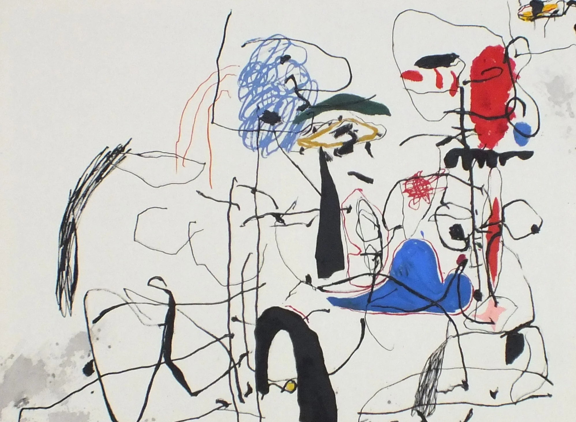 Dibujo abstracto realizado con líneas negras, manchas de color rojo, azul, amarillo y detalles en otros tonos.