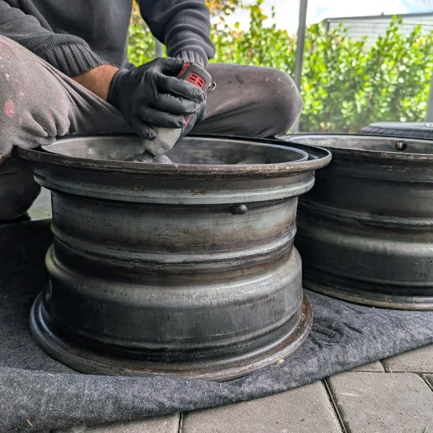 When you want something different. You go out of your way and find a way. Great to have friends with connections. Big shout out to JP and John at Mitchell's welding. Factory 1979 Z28 wheels only come in 15X7 . We grabbed a set and out of four wheels 