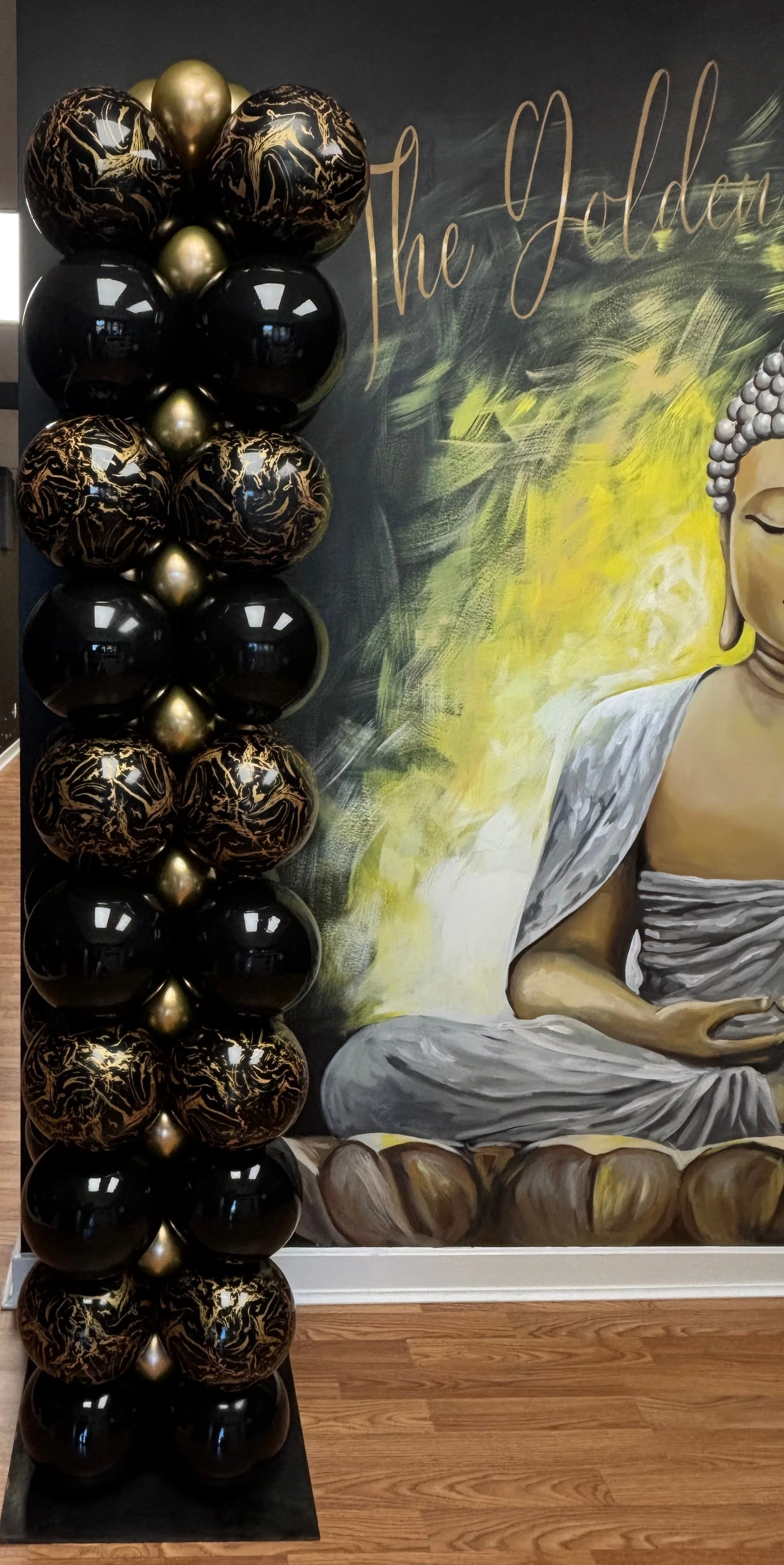 Black and gold decorative Balloon Column.
