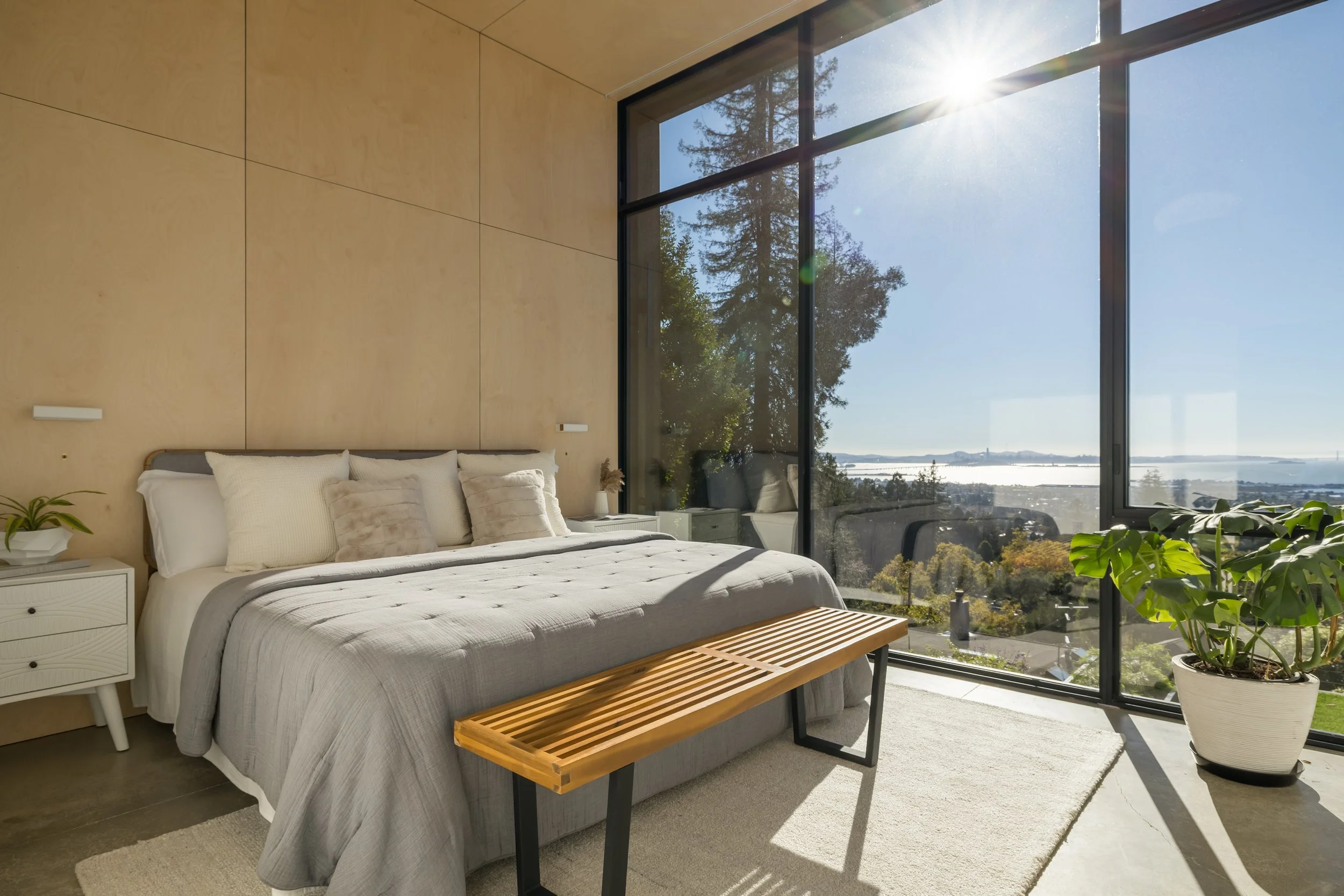 Bedroom suite with wraparound floor-to-ceiling glazing and San Francisco Bay views - New Construction - Fold House - Berkeley Hills CA - CB Architecture + Design