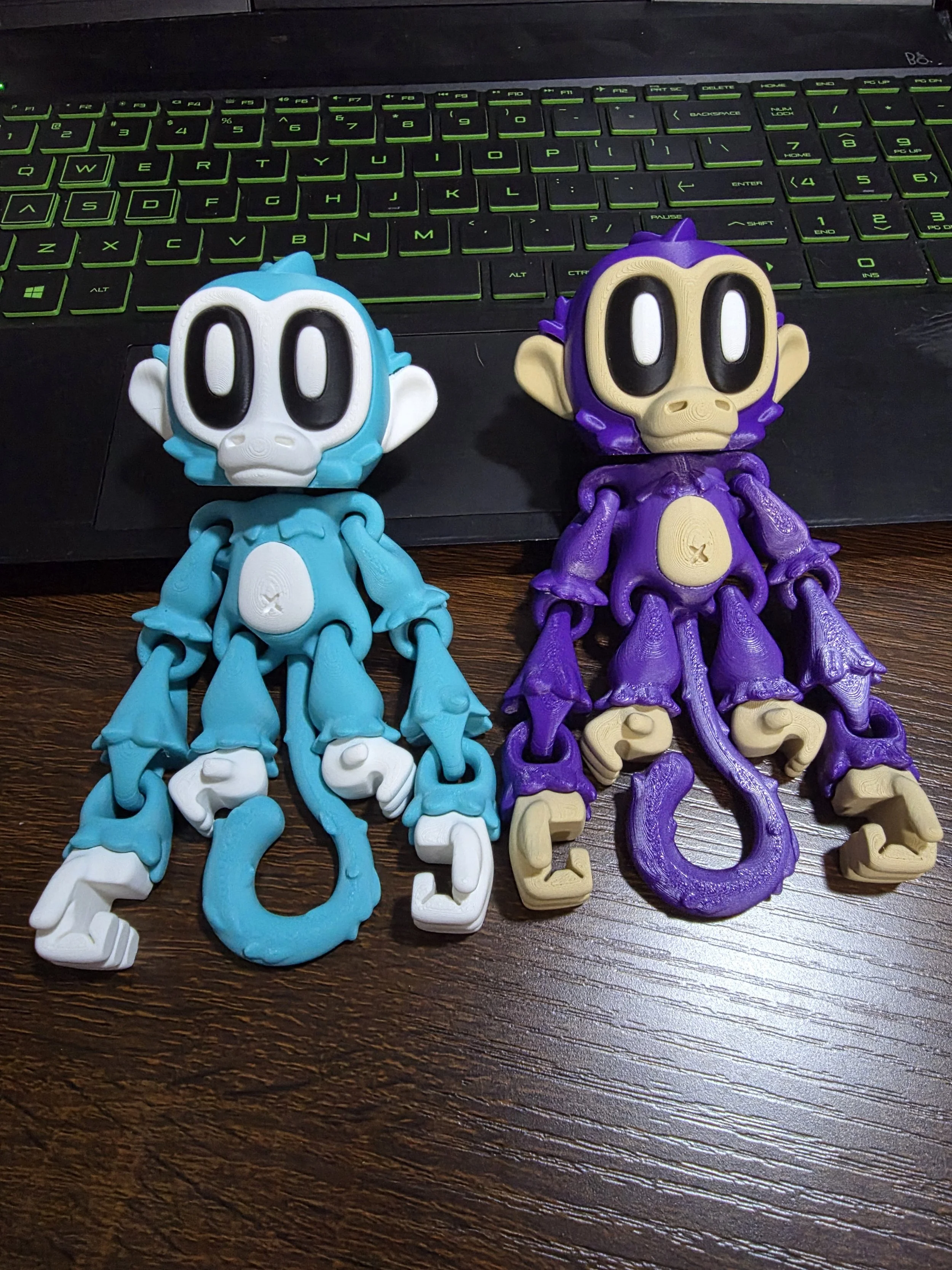 Blob Lab - Monkeys w/hanging leaf ($10)