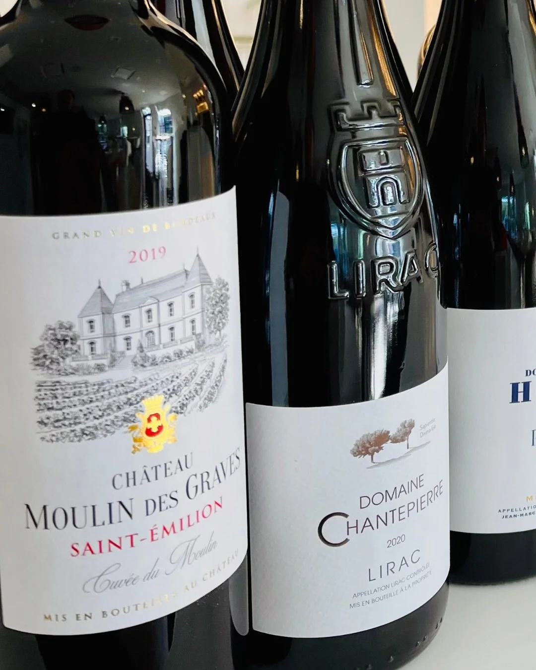 Slip away to France for the night 🍷

Our French wine dinner is next Friday, December 12. Enjoy a classic elevated French menu with sommelier-curated wine pairings from traditional French wine regions. 

Plus, event is the perfect holiday celebration