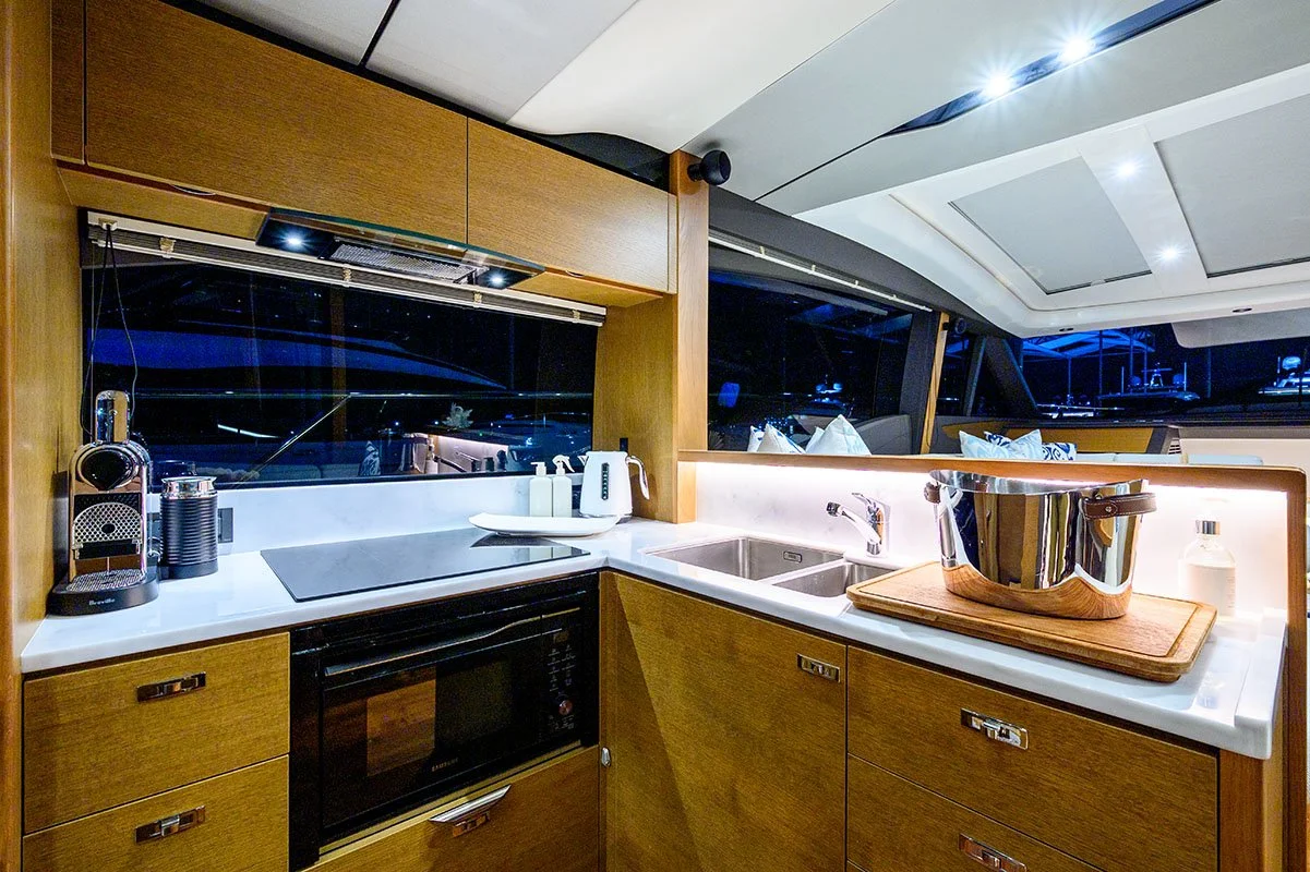 Princess_Yachts_V65_SOLIS_5553.jpg