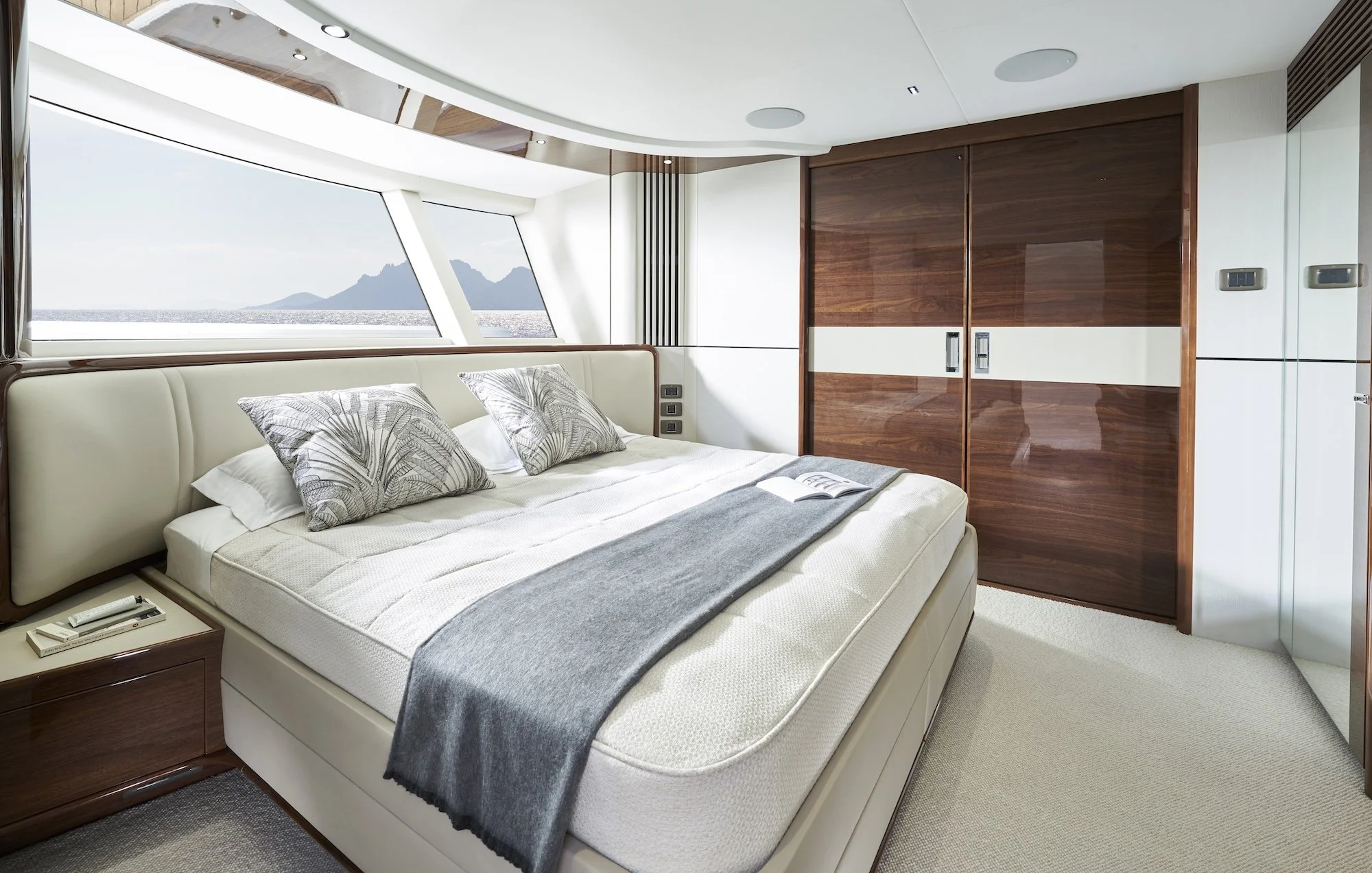 Princess_Yachts_X80-interior-main-deck-owners-stateroom-en-suite-doors-closed.jpg