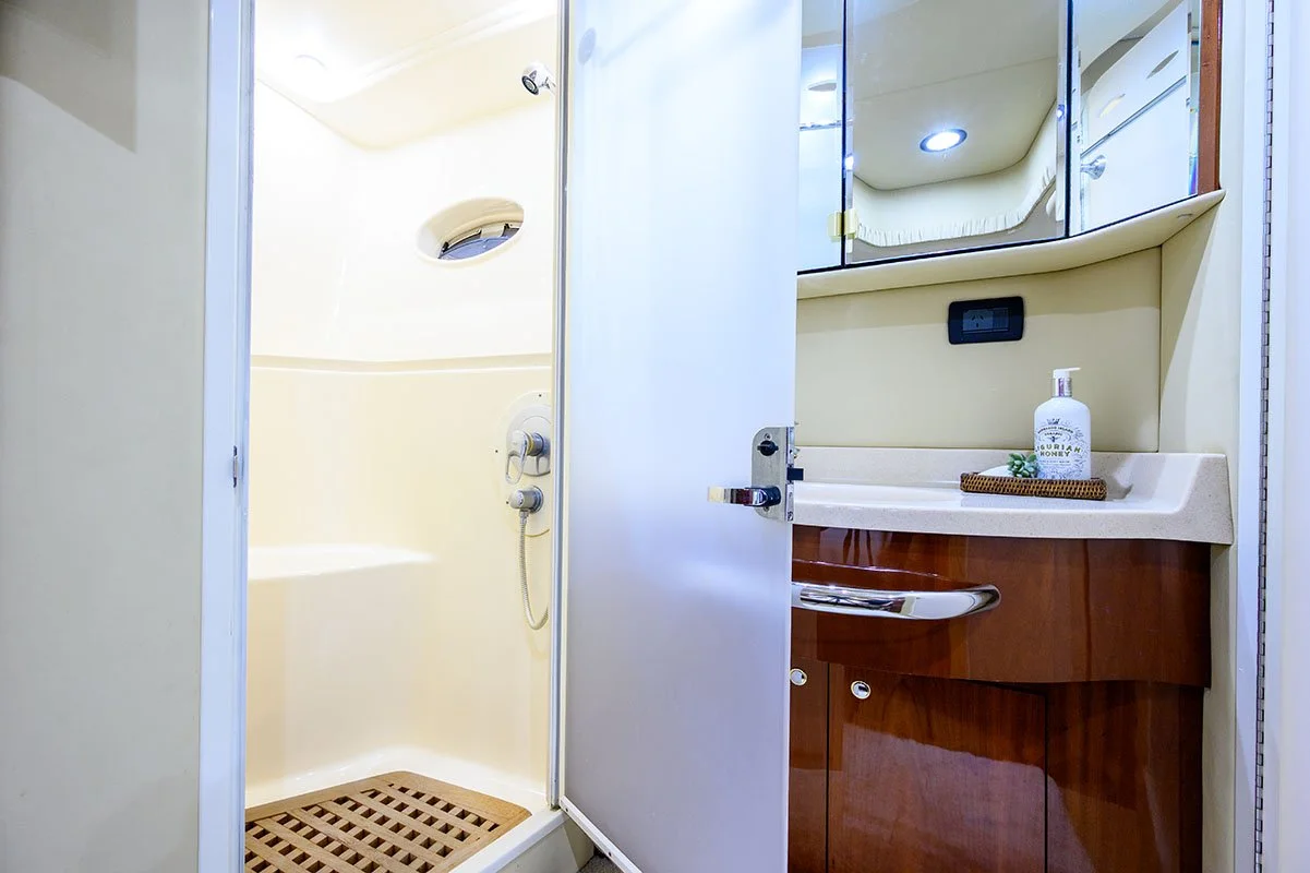 2002 Sea Ray 540 Cockpit_1347.jpg