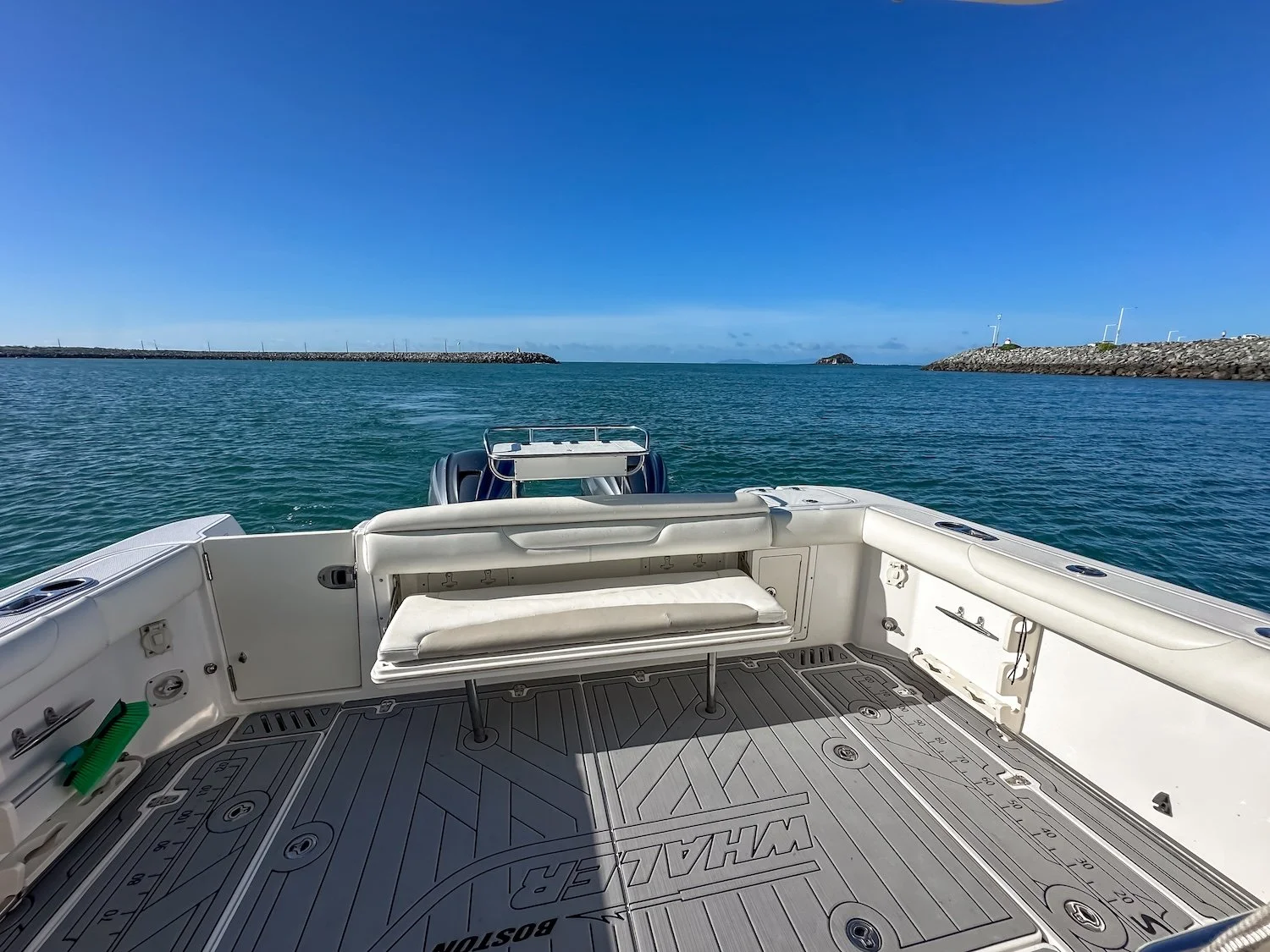 2009_Boston_Whaler_345-1-7.jpg