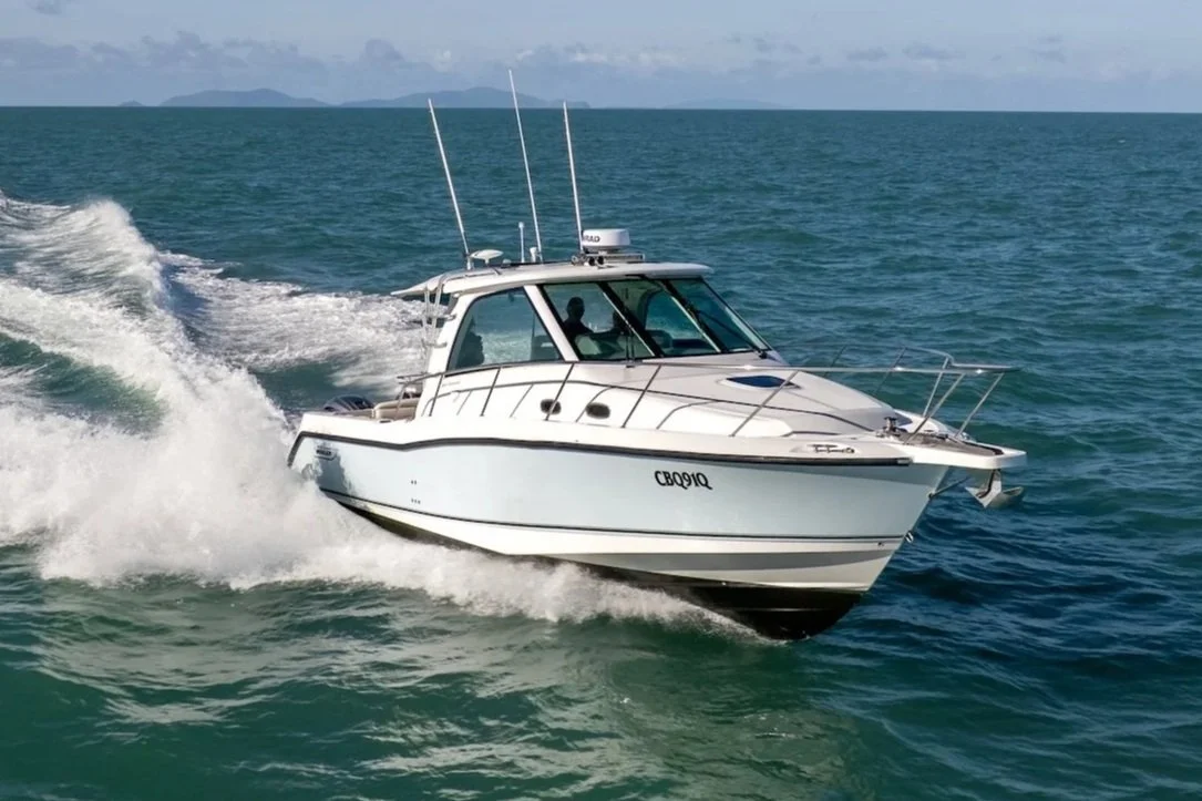 2009 Boston Whaler 345 Conquest