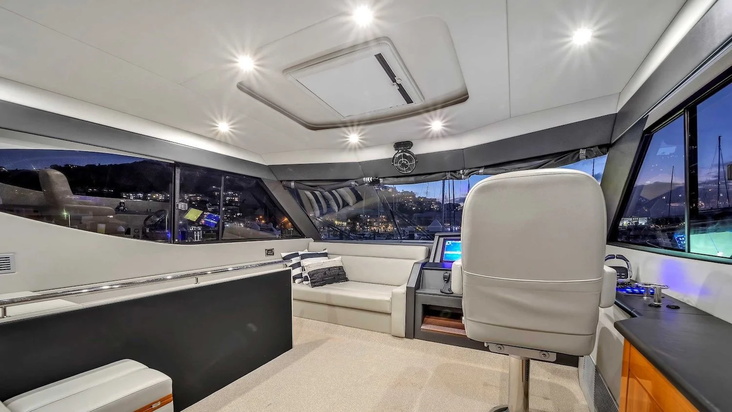 2016_Maritimo_M51-14.jpg