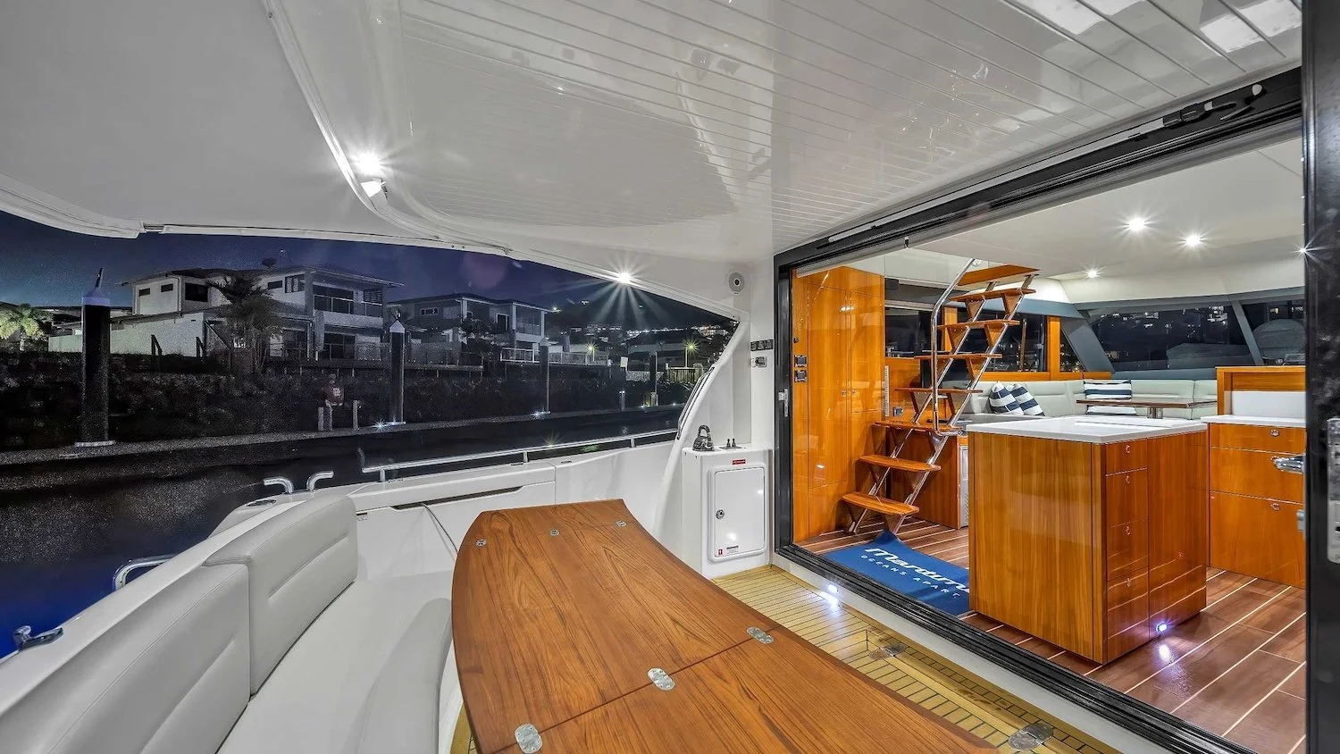 2016_Maritimo_M51-23.jpg