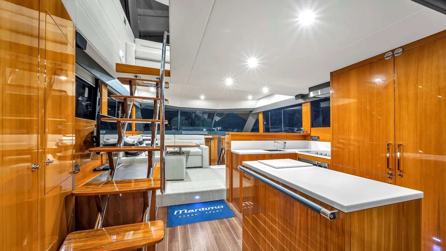 2016_Maritimo_M51-25.jpg