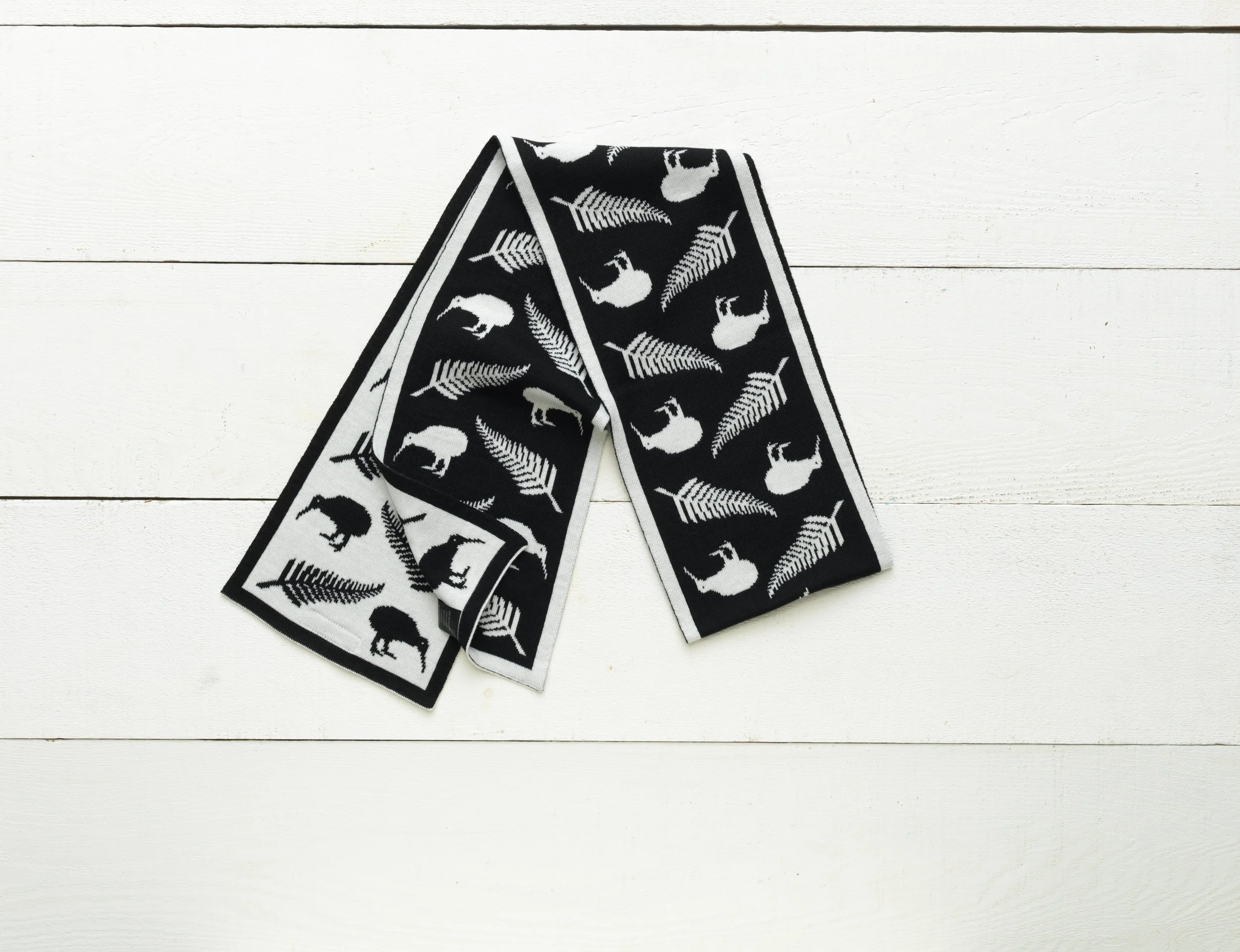 Plain_Kiwiana_Scarf.jpg