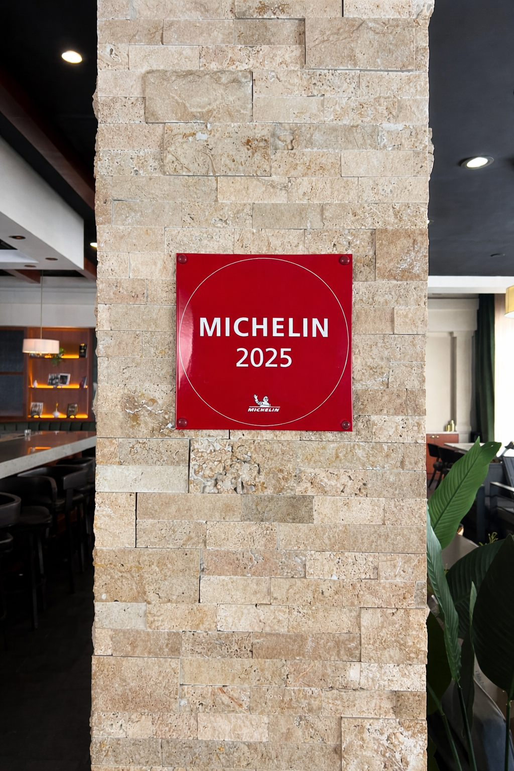 Decorating Michelin Star Resturants .PNG