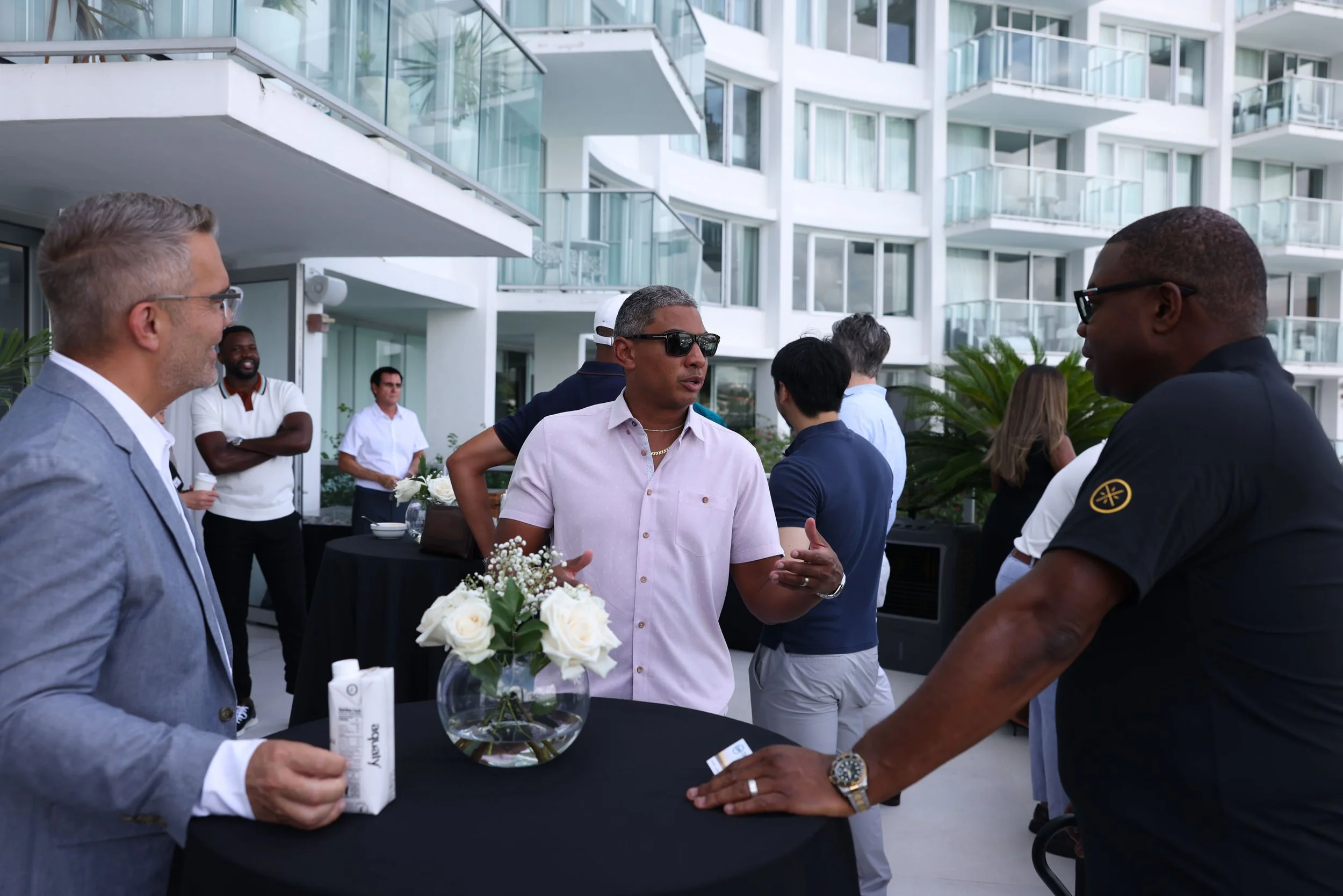 Guests interacting & networking249.jpg