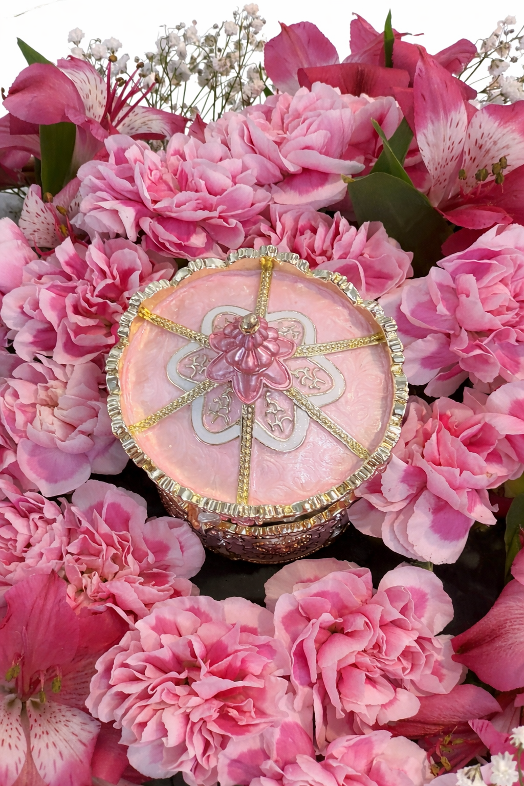 Different shades of pink baby girl gift.PNG