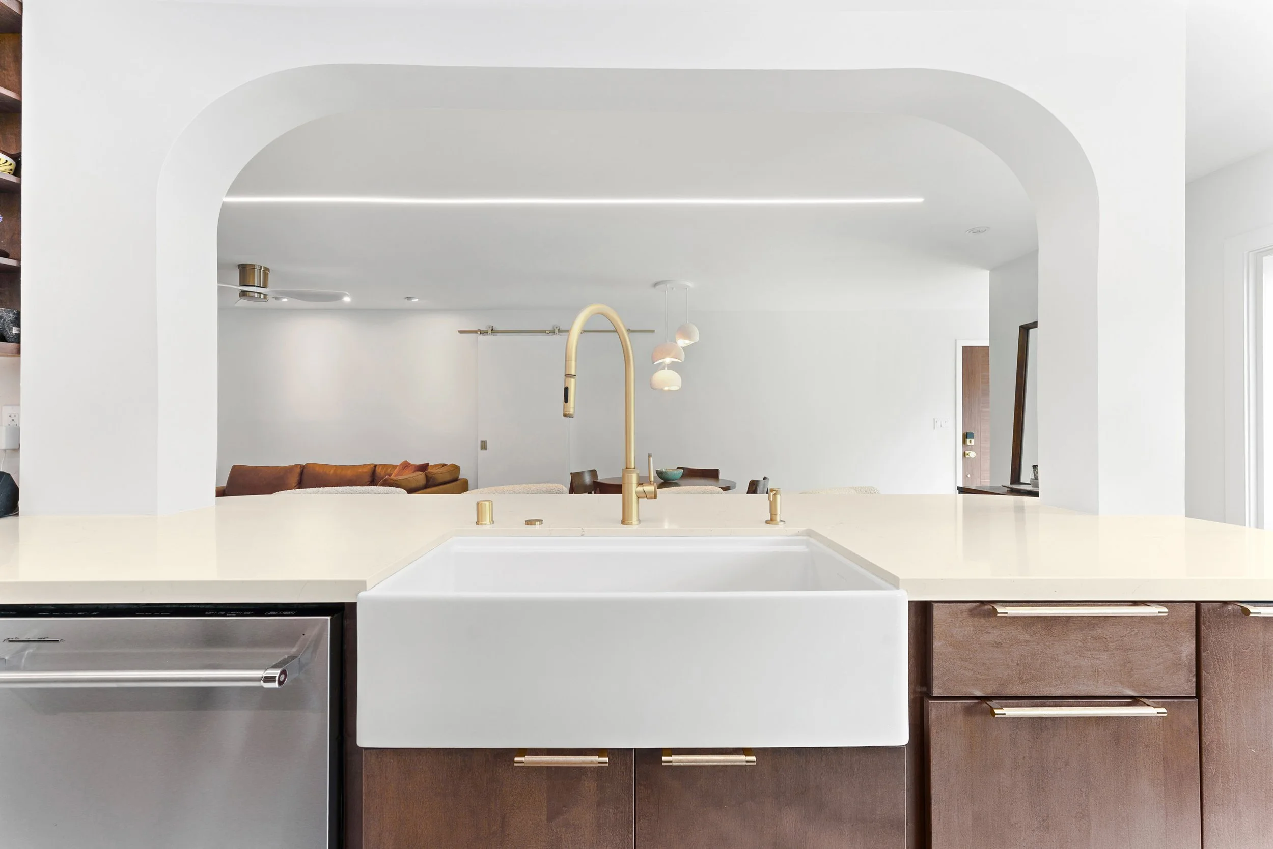 fireclay-apron-front-sink-eternal-marfil-quartz-la-jolla.jpg