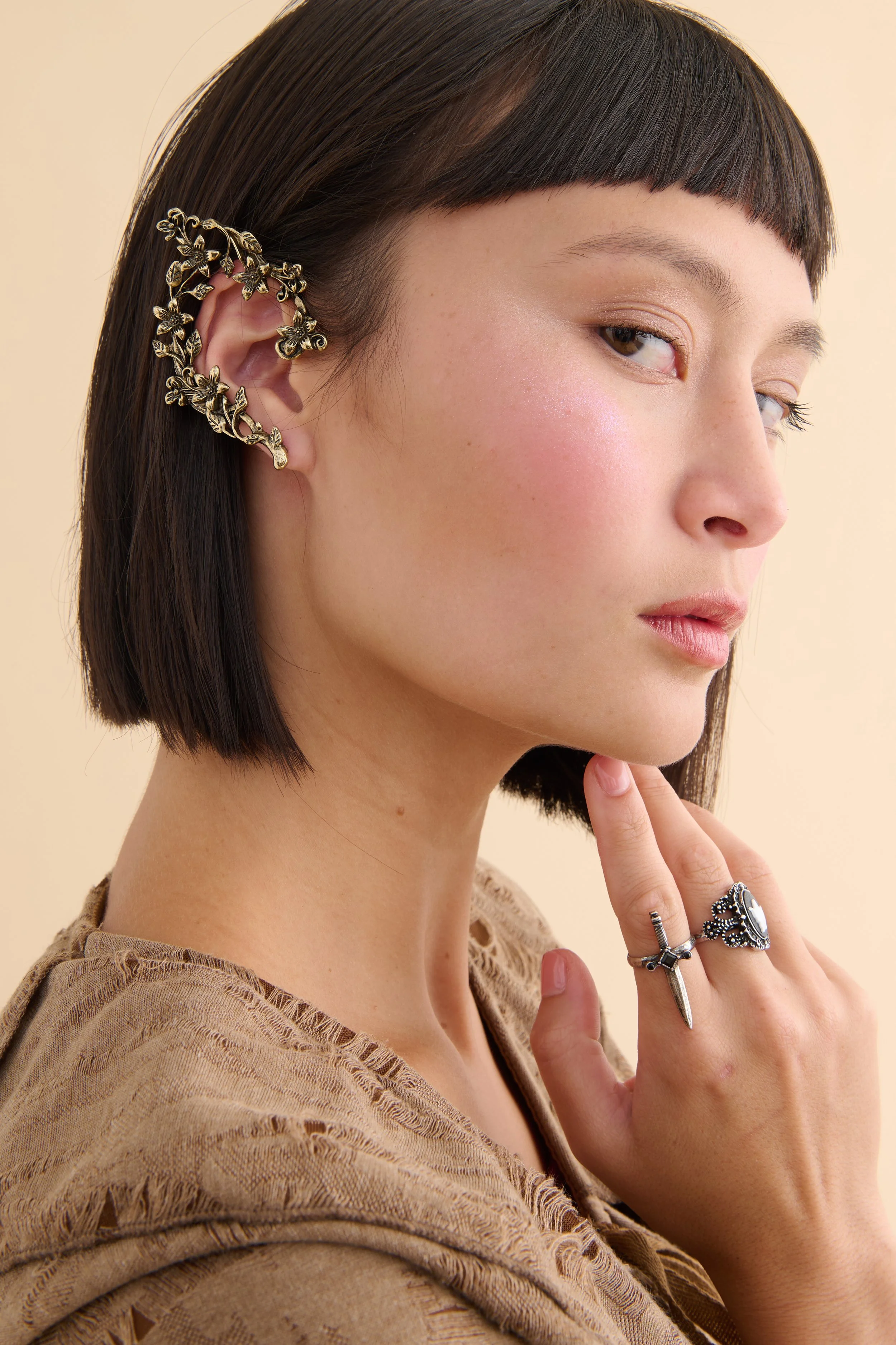 98149-EAR CUFF-FLORAL POINTED GOLD_0528-HERO.jpg