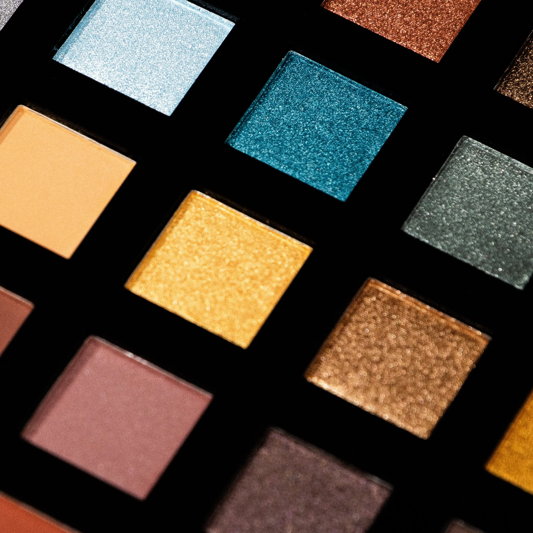 35 SHADE EYESHADOW PALLETE_PTL01-2.jpg