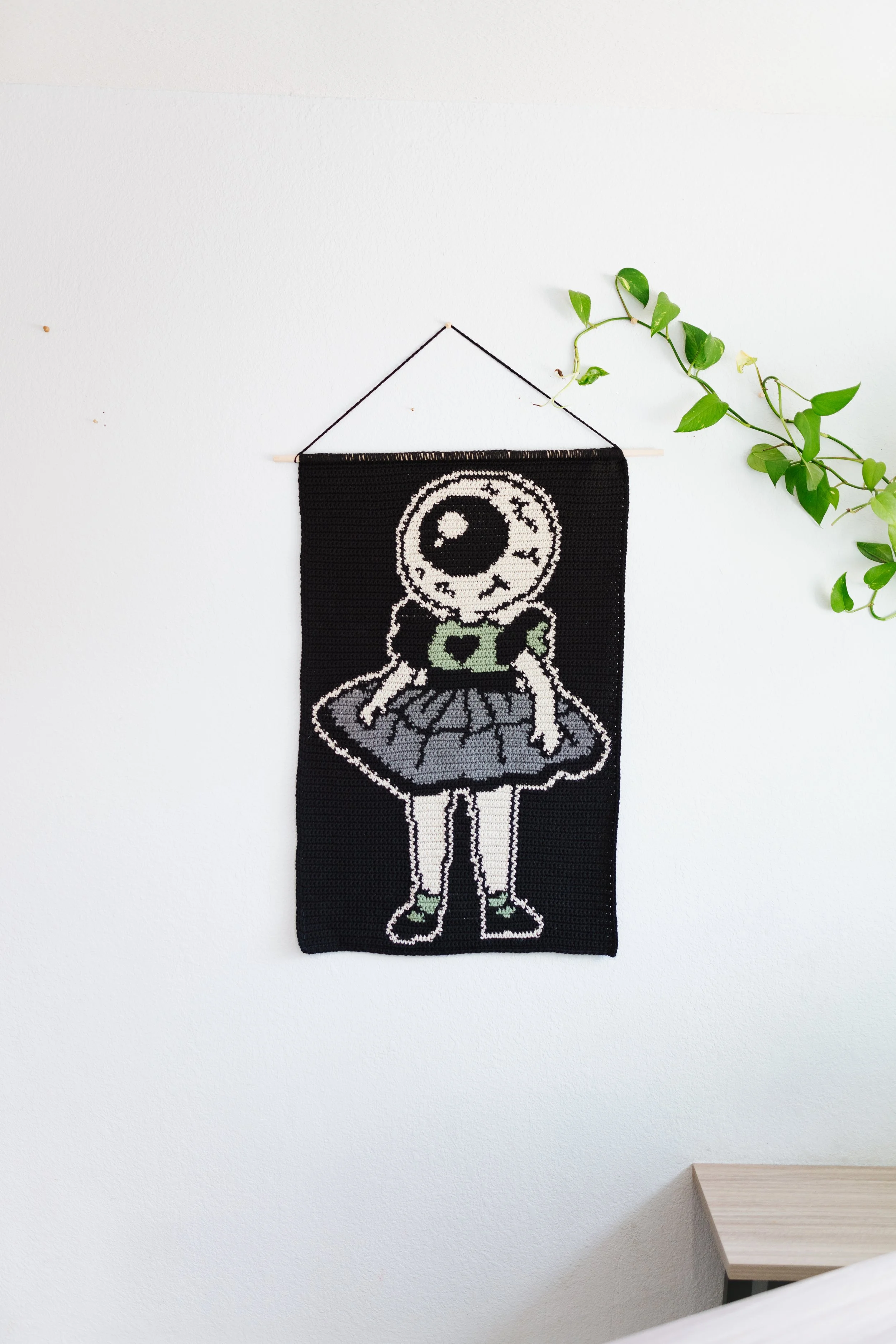 Eyeball Girl DIGITAL CROCHET PATTERN | instant download (PDF)