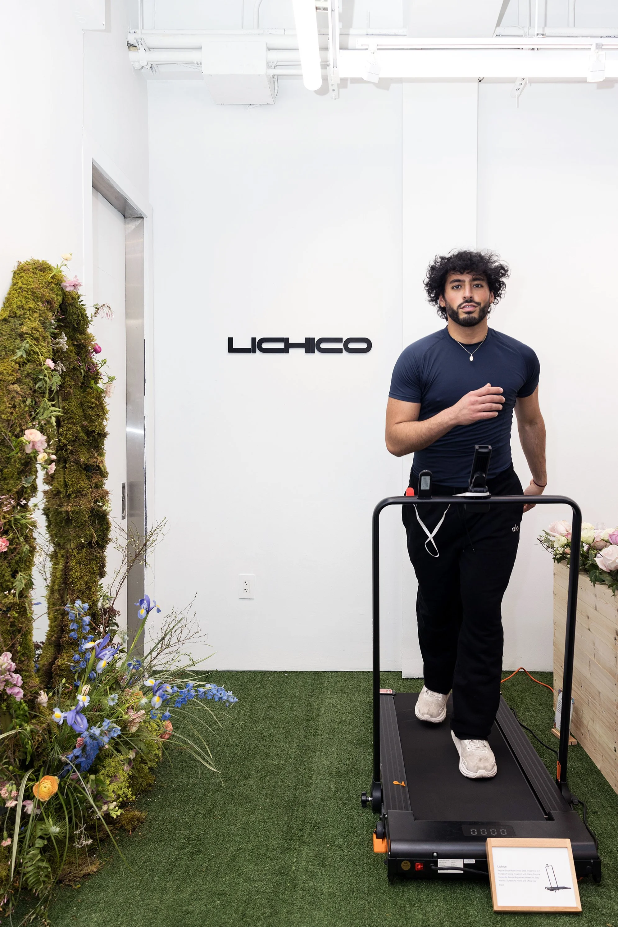 A livestream talent running on the Lichico treadmill at TikTok Super Wish Season pop-up event by experiential production agency ANG Concept.