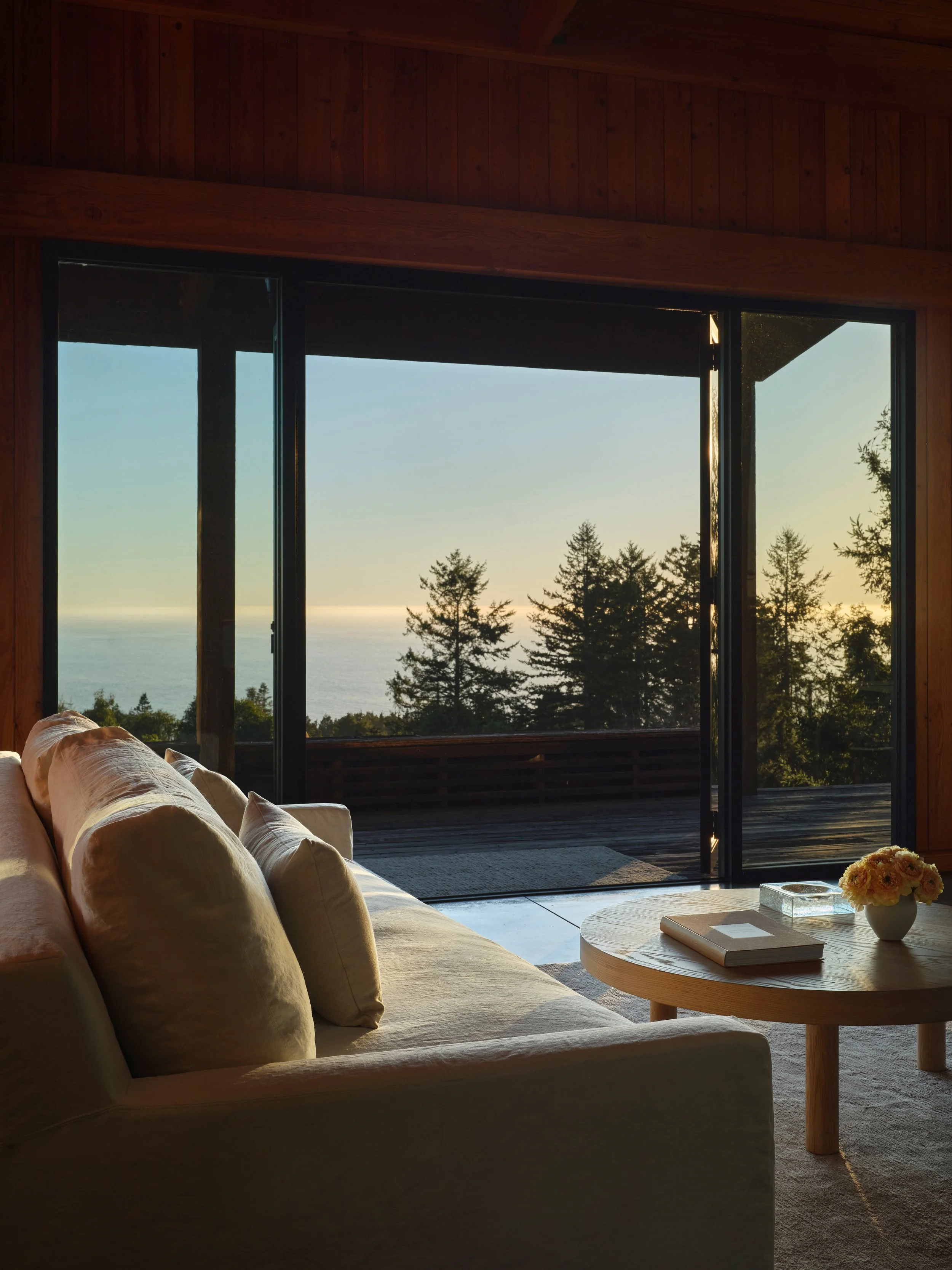 JKH-SS25-LIVING 02.jpg