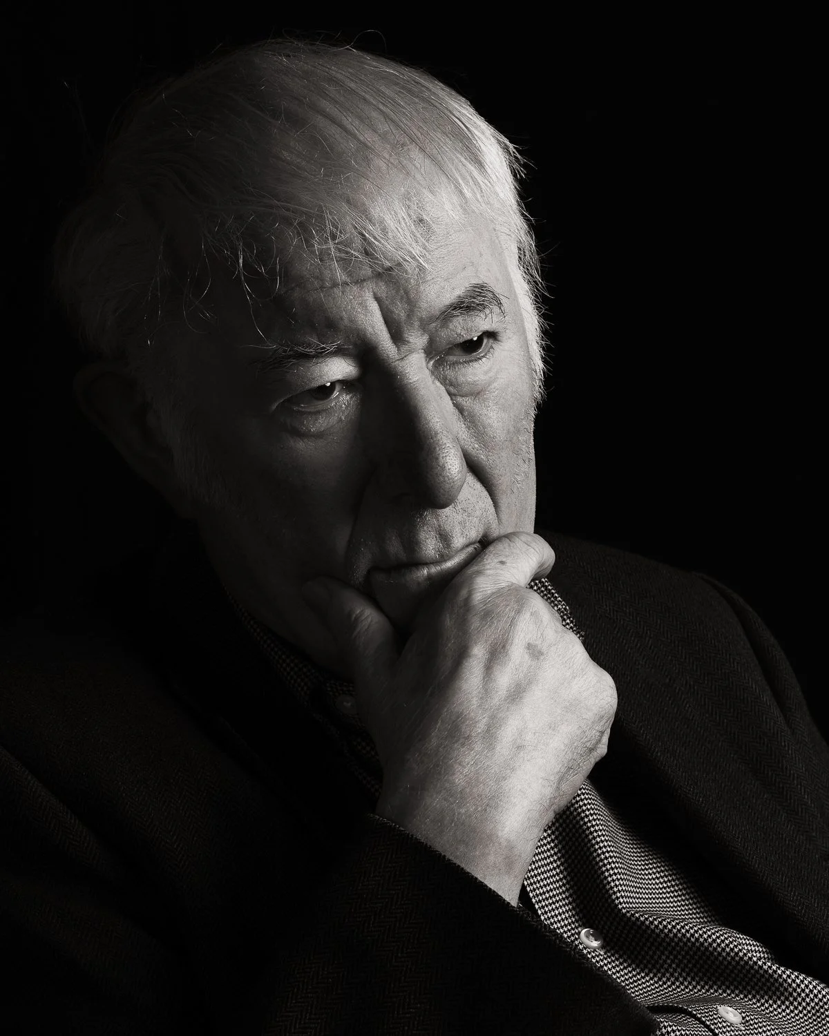 Portrait of Irish poet Seamus Heaney